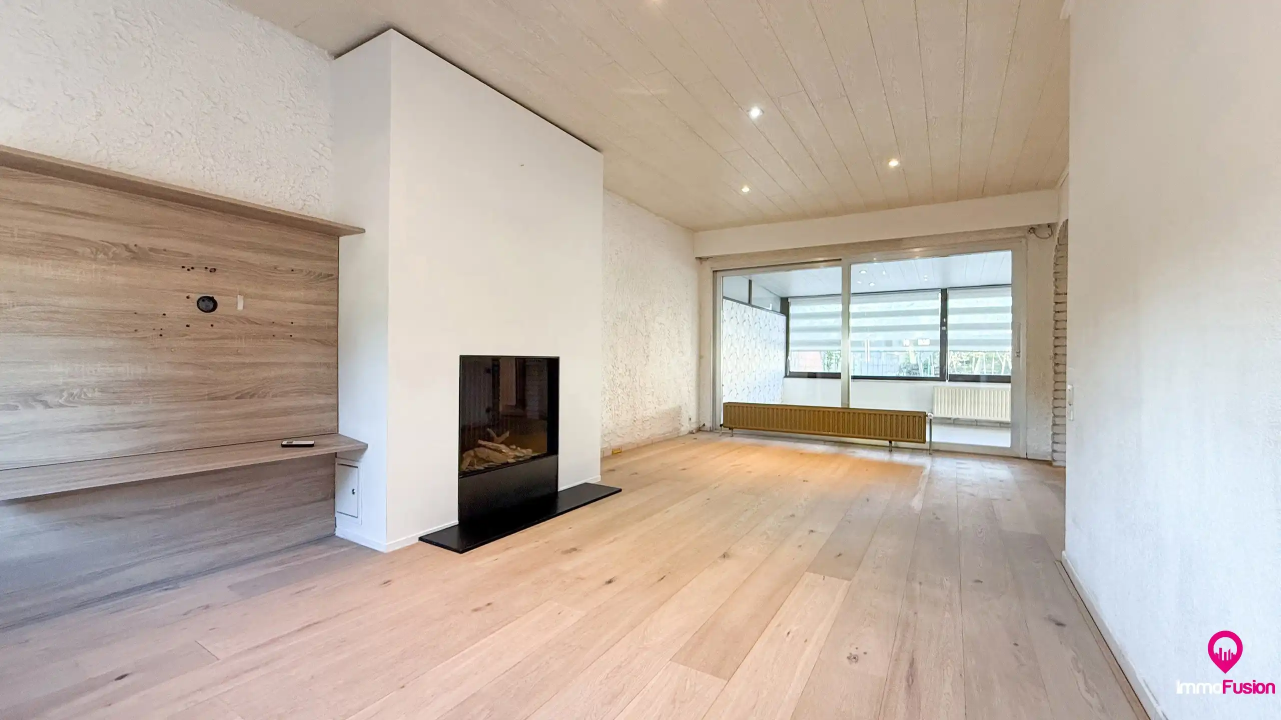 Charmante woning met 3 slaapkamers op ruim perceel van 890m² foto 2