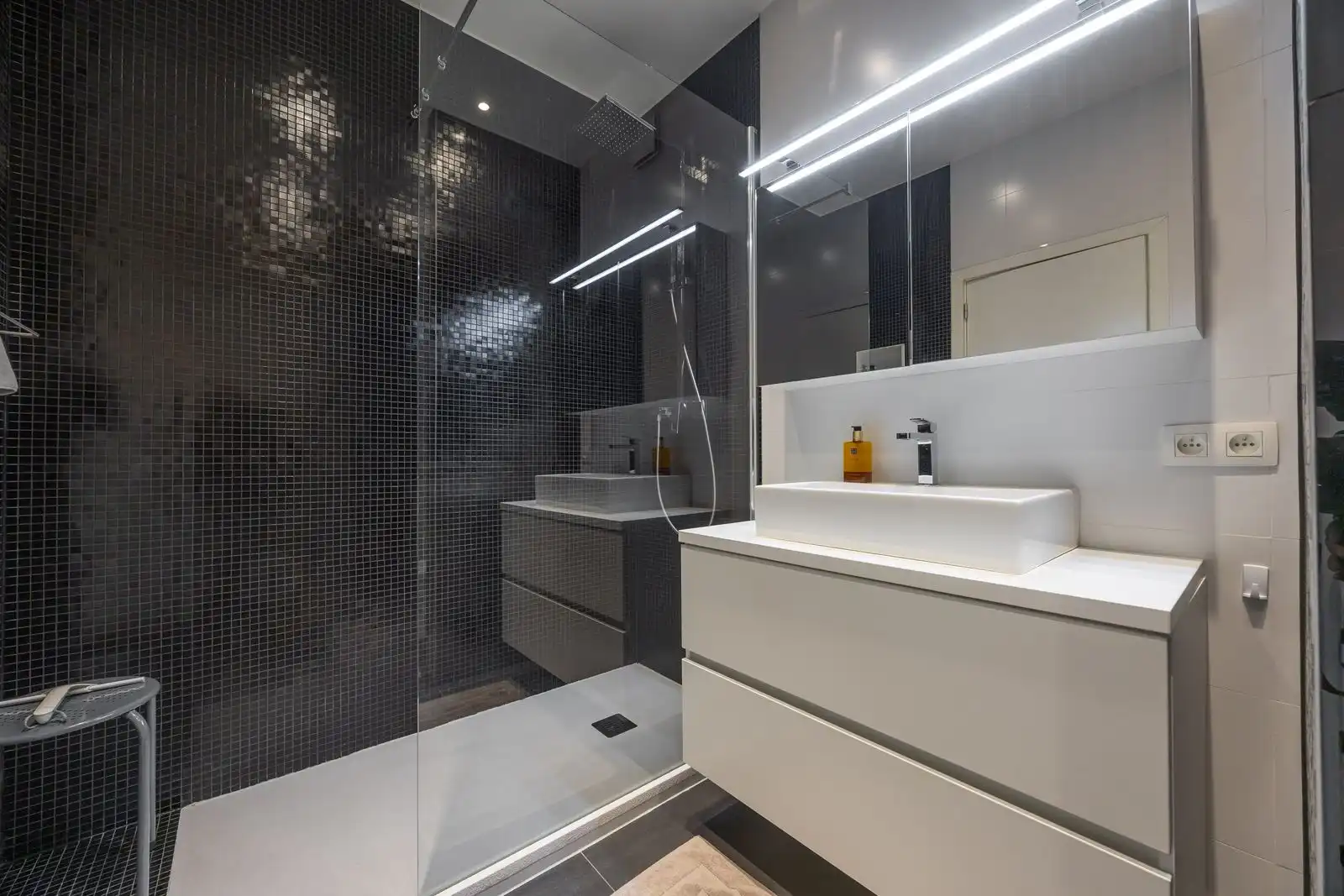 Sfeervol appartement met 1 slpk en lateraal zeezicht in hartje centrum foto 11