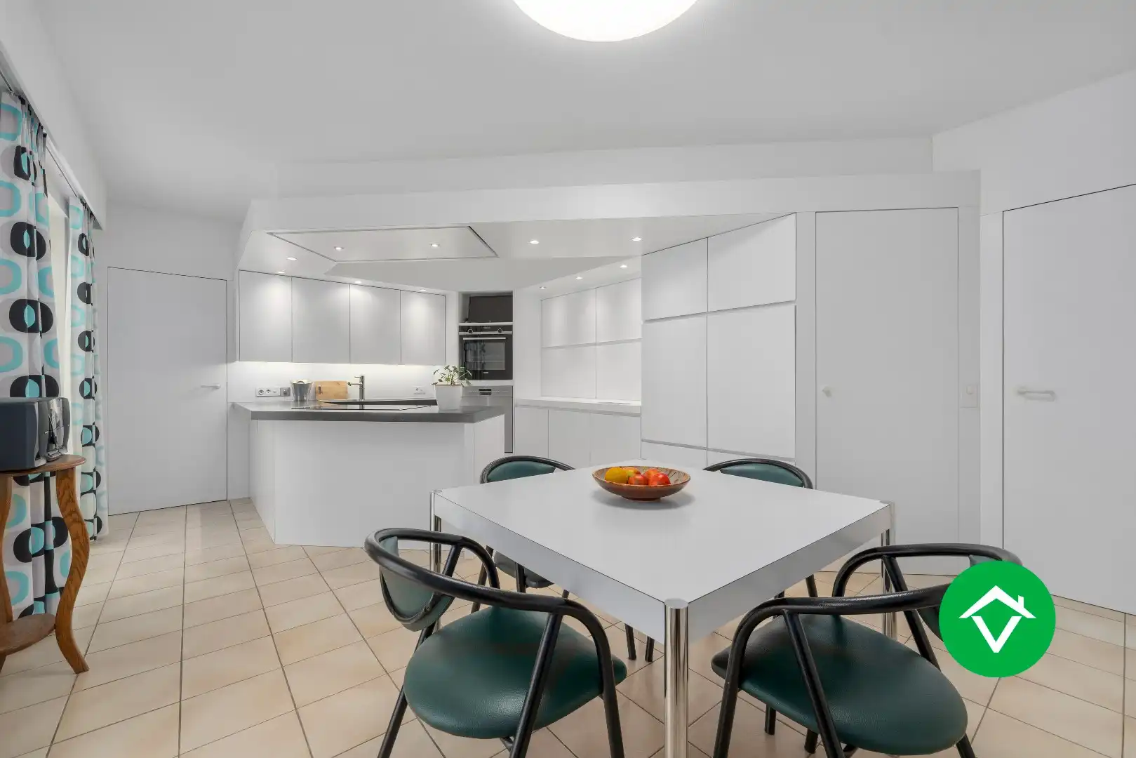 Rustig gelegen alleenstaande woning met bijgebouwen te Koekelare foto 8