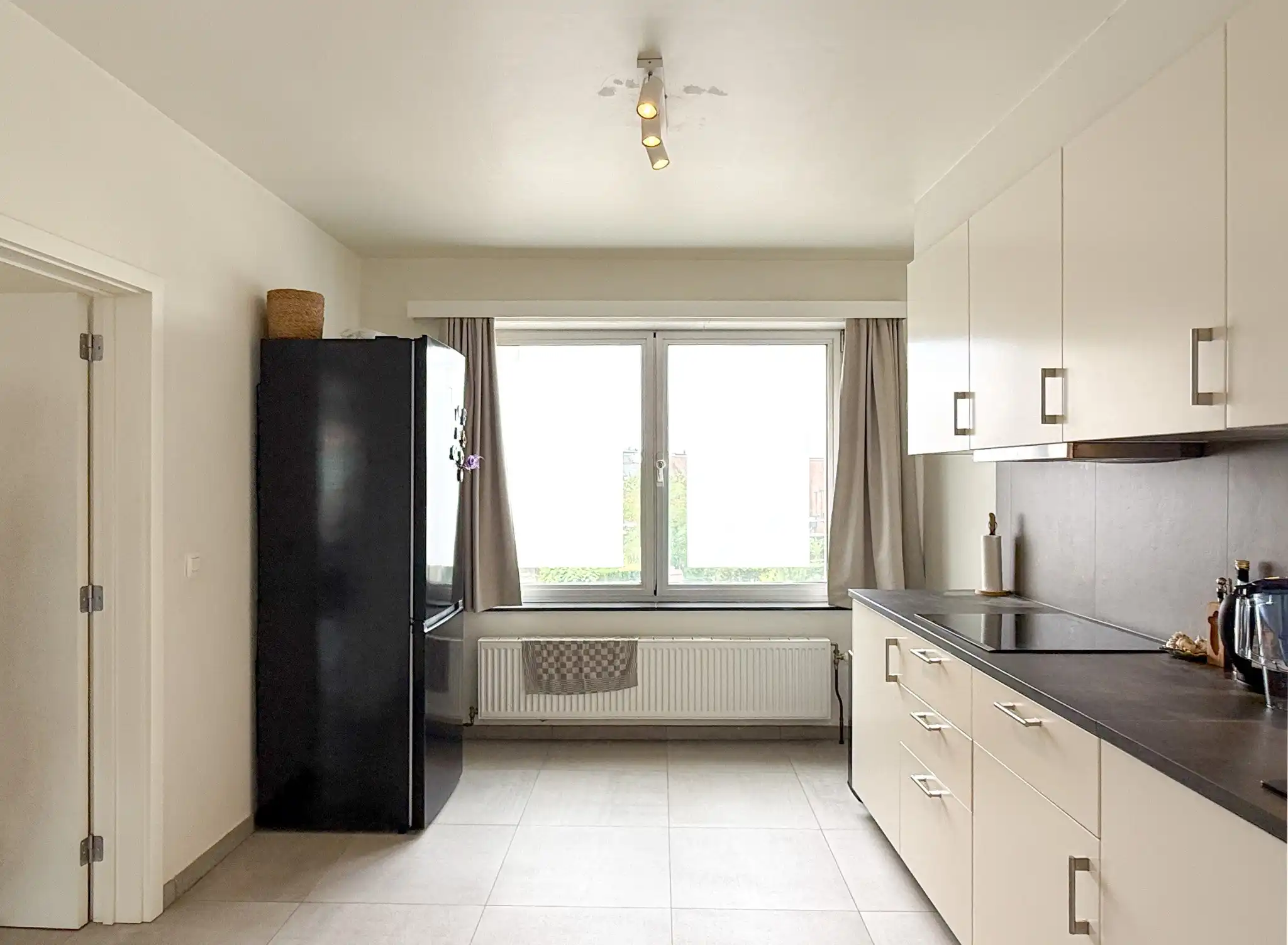 Appartement met 1 slaapkamer en autostaanplaats in het centrum van Beveren foto 4