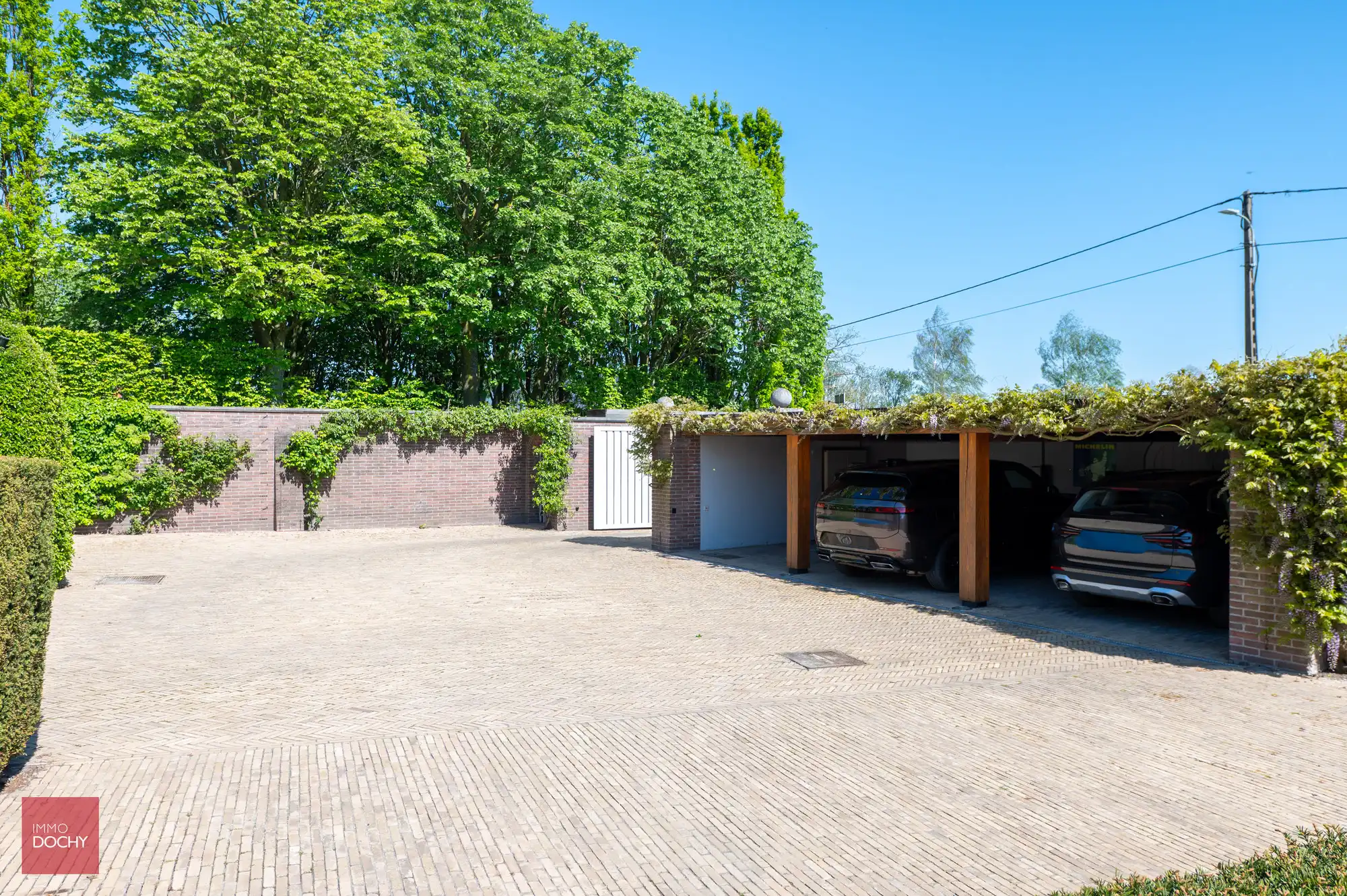 Zeer goed onderhouden ruime villa op 5.328m² foto 5