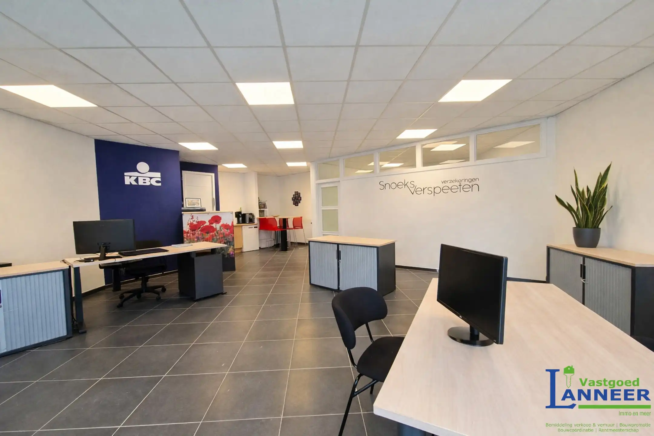 Commercieel kantoor (82m²) met grote visibiliteit te Herne foto 2