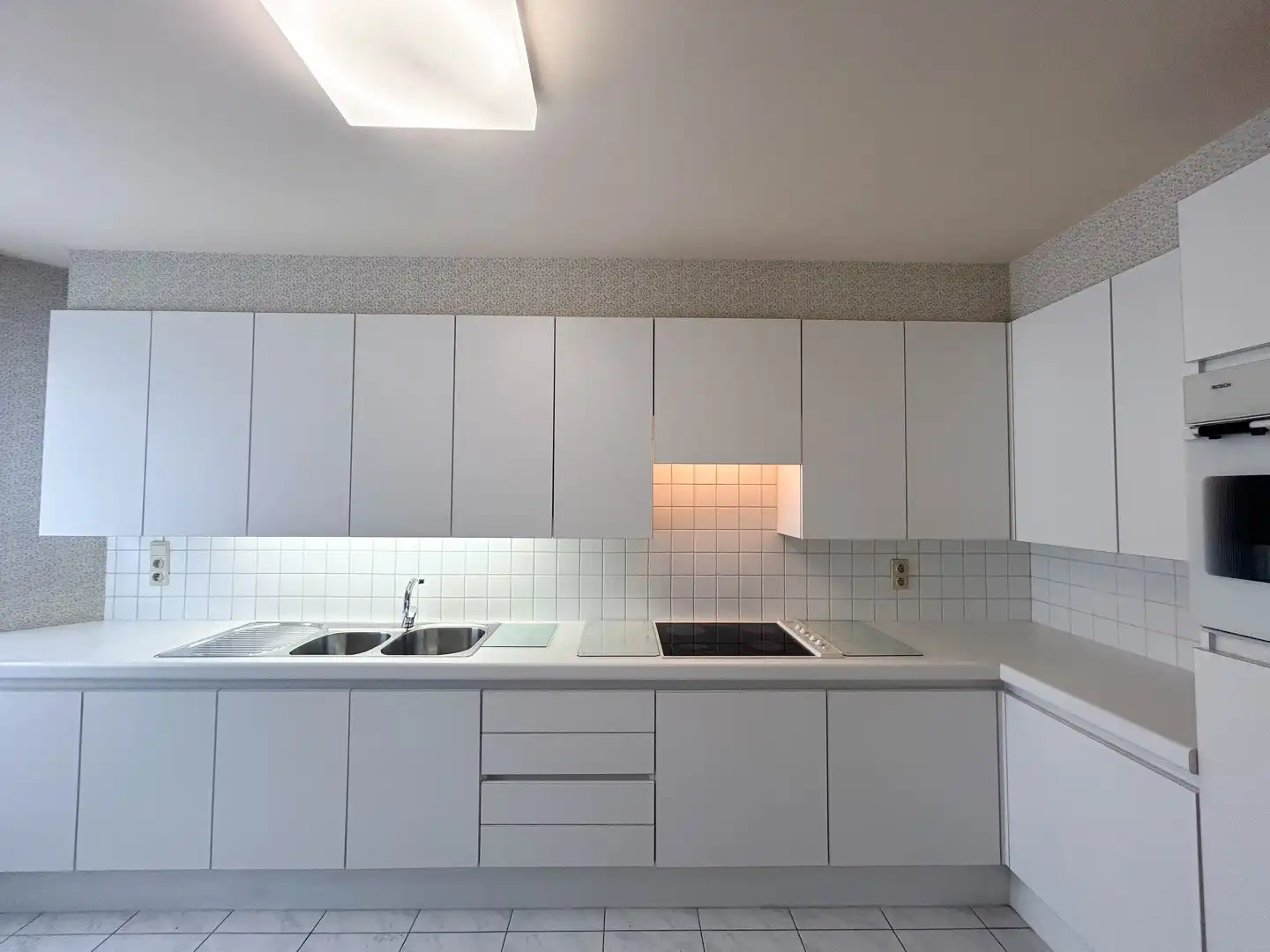 Instapklaar appartement in het centrum van Roeselare! foto 4
