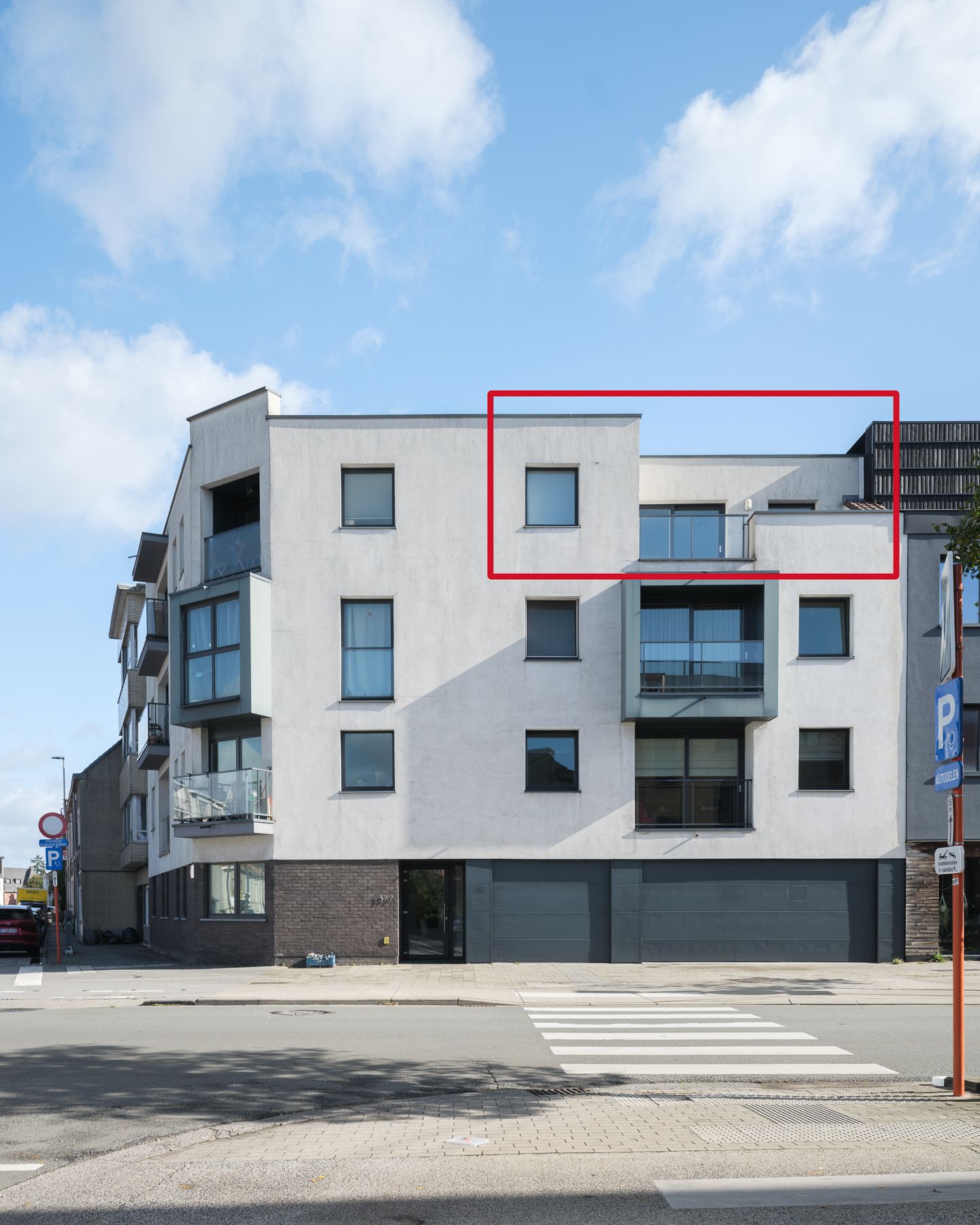 Instapklaar éénslaapkamerappartement met terras en autostaanplaats foto 3