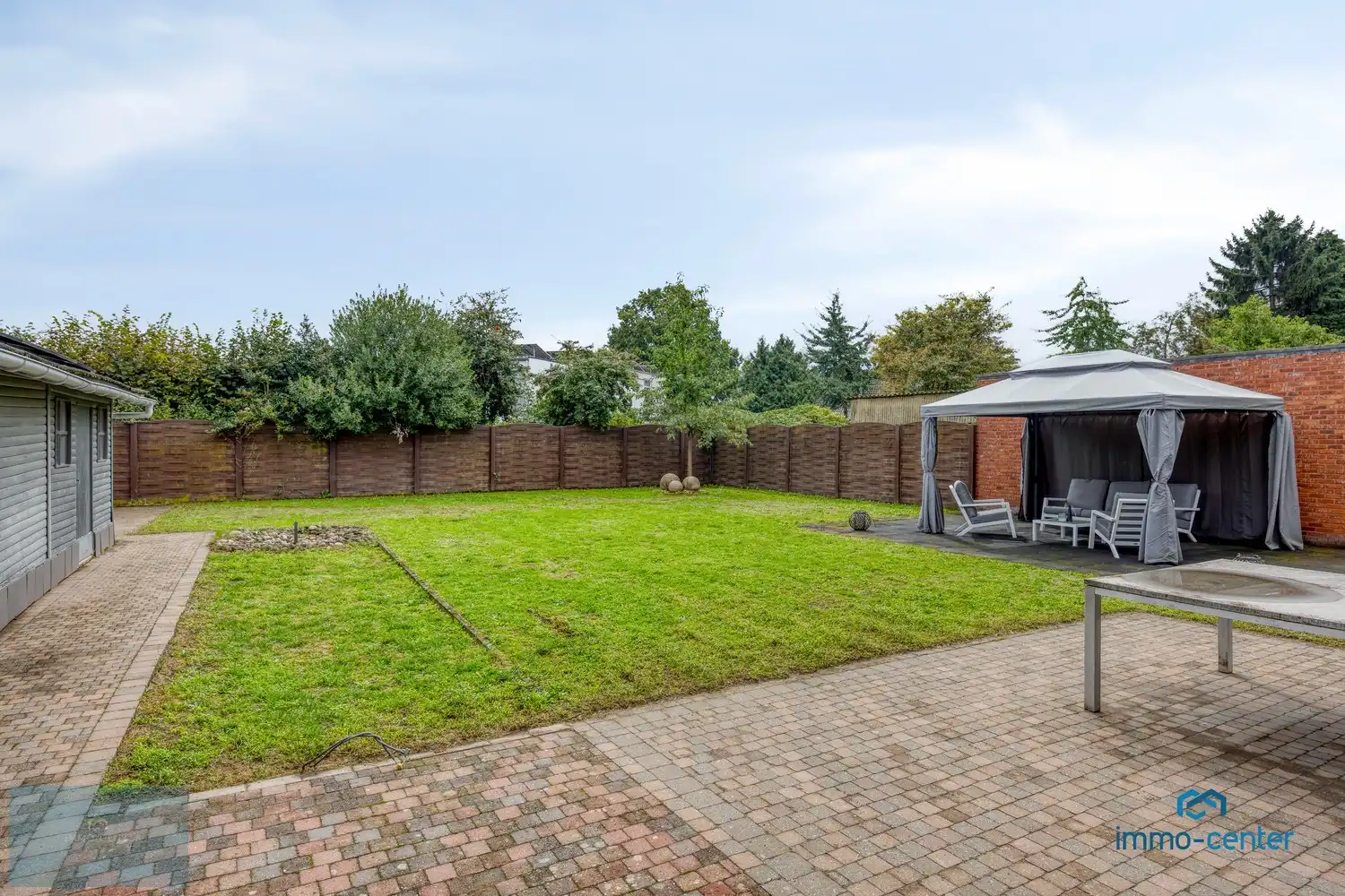 Ruime vrijstaande woning met 4 slaapkamers en grote tuin foto 19
