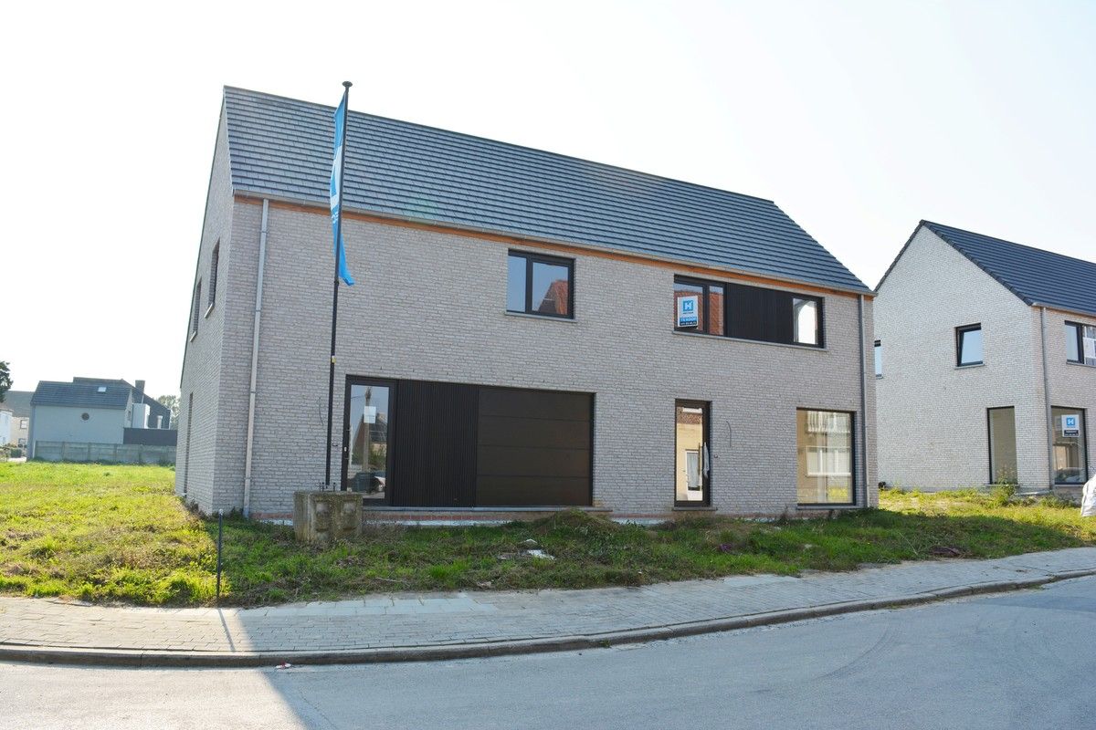 Hectaar bouwt 4 strakke nieuwbouwwoningen te Erondegem foto {{pictureIndex}}