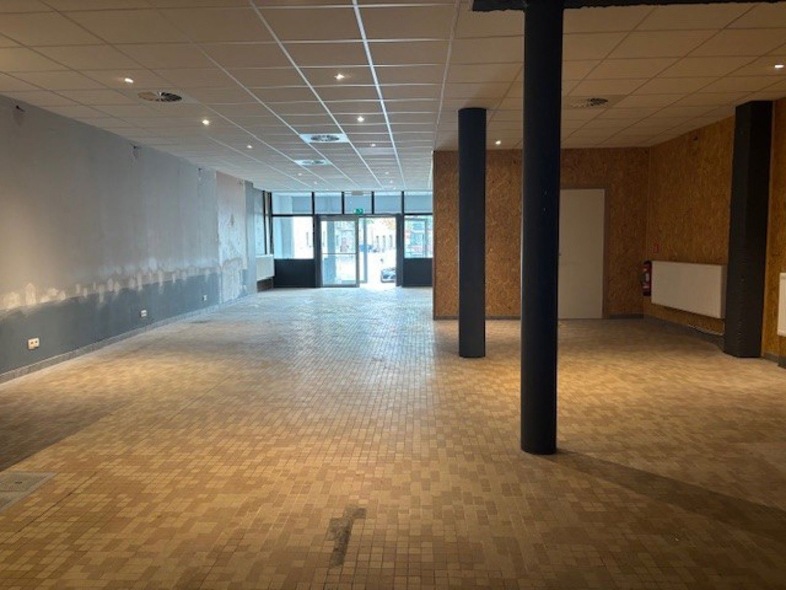 Commerciële ruimte te huur foto 4