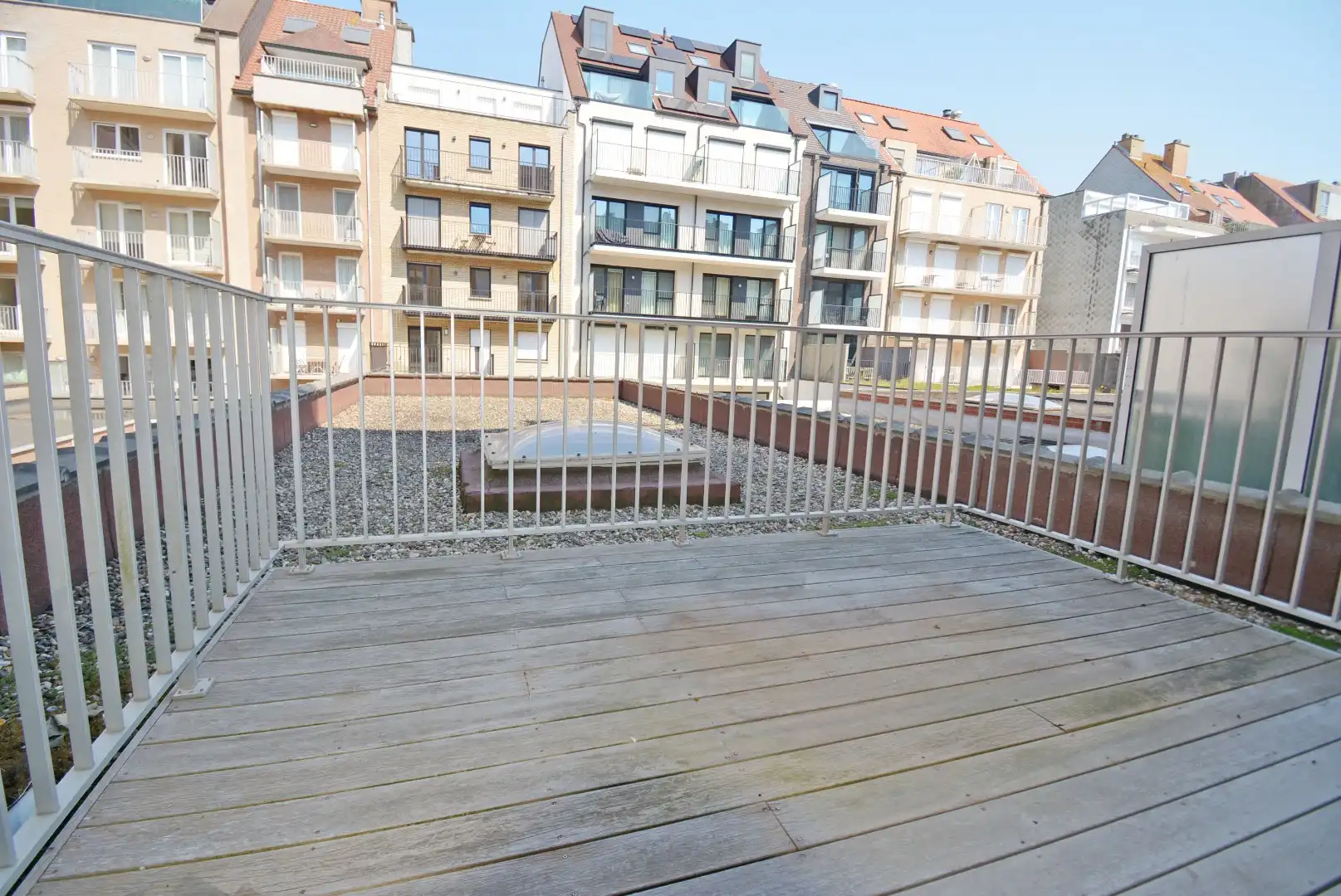 Ruim en lichtrijk appartement met 2 slaapkamers vlakbij het Rubensplein. foto 17