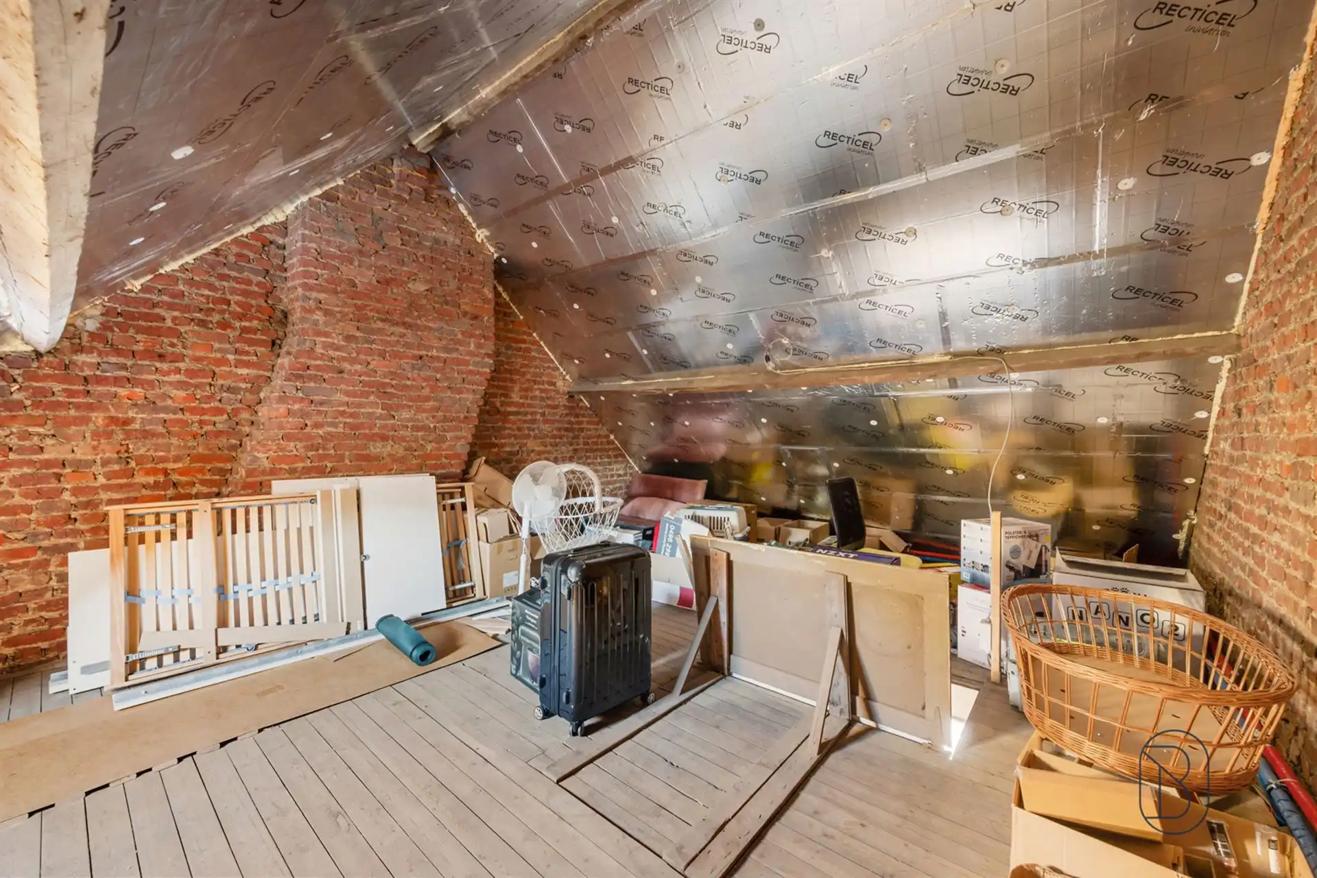 Gezellige instapklare woning met 3 slpk, koer en tuintje foto 20