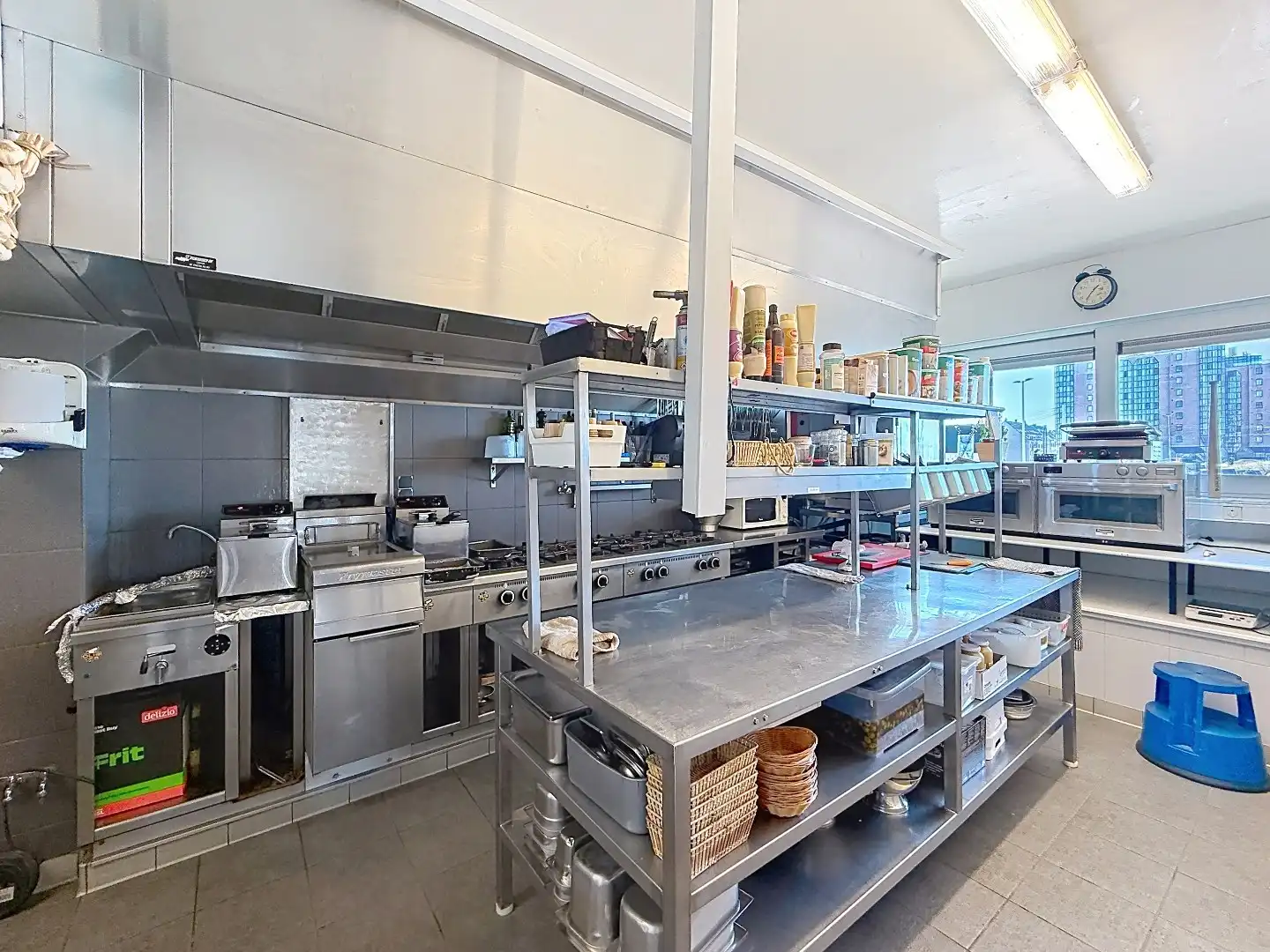 SCHITTEREND VERNIEUWD RESTAURANT / TEAROOM – TOPLOCATIE ZEEDIJK – ZONNETERRAS foto 15