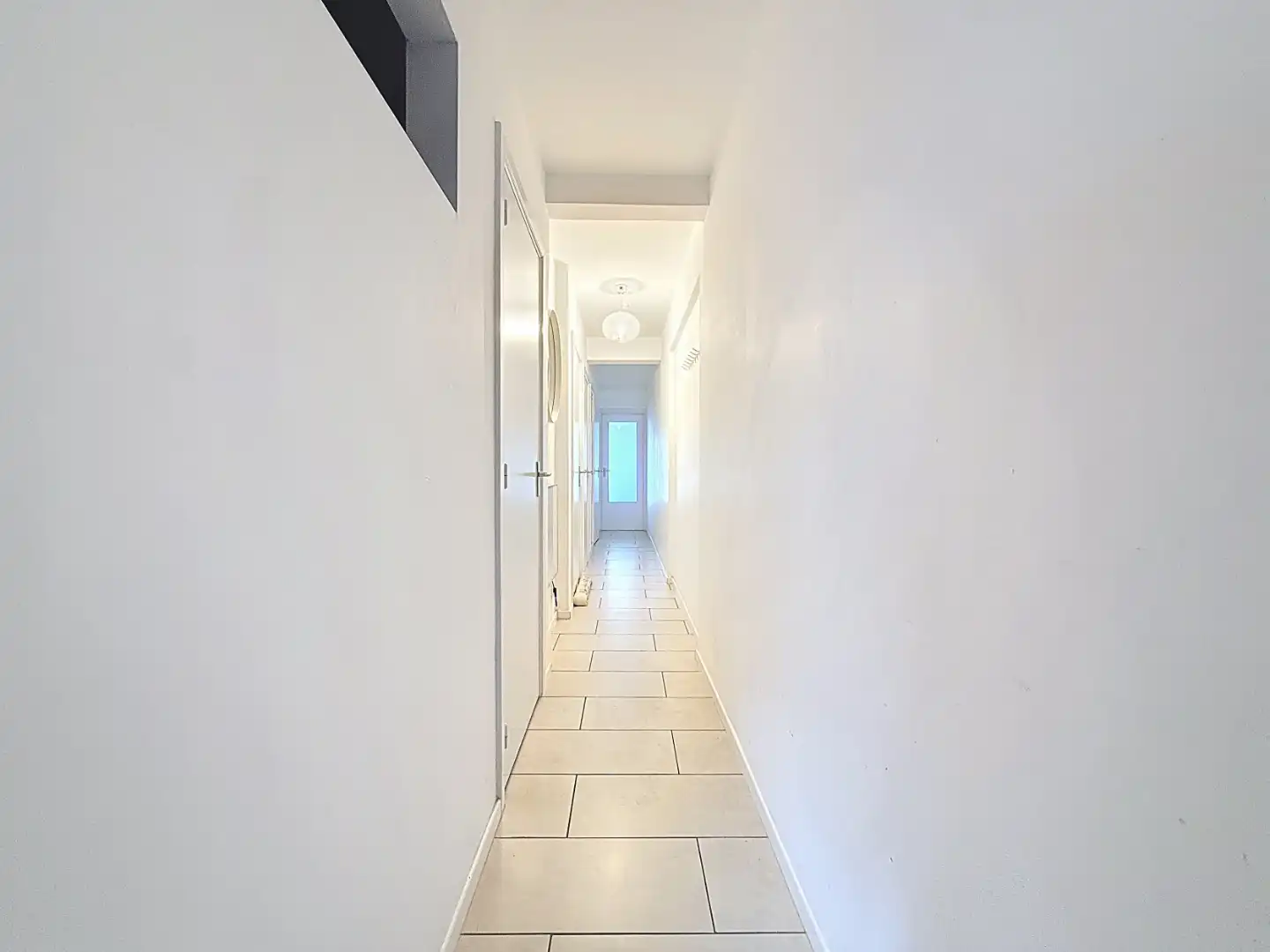 Ruim appartement met frontaal zeezicht in Nieuwpoort foto 9