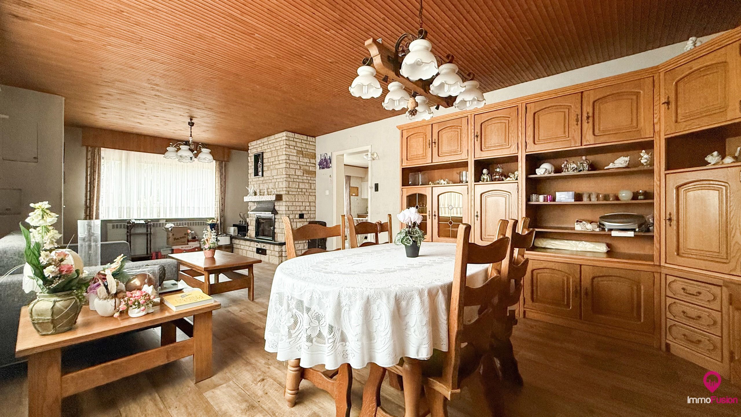 Te vernieuwen woning met 4 slaapkamers en zonnige tuin! foto 5