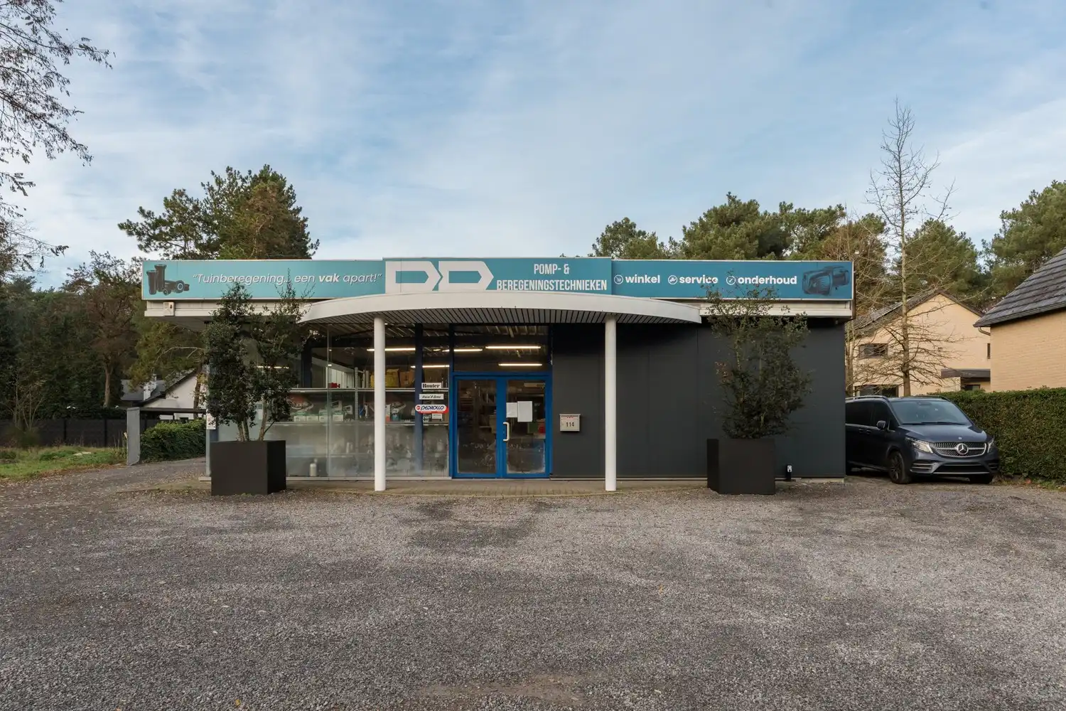 Handelspand met magazijn op zichtlocatie – Kamperbaan 114, Hechtel foto {{pictureIndex}}