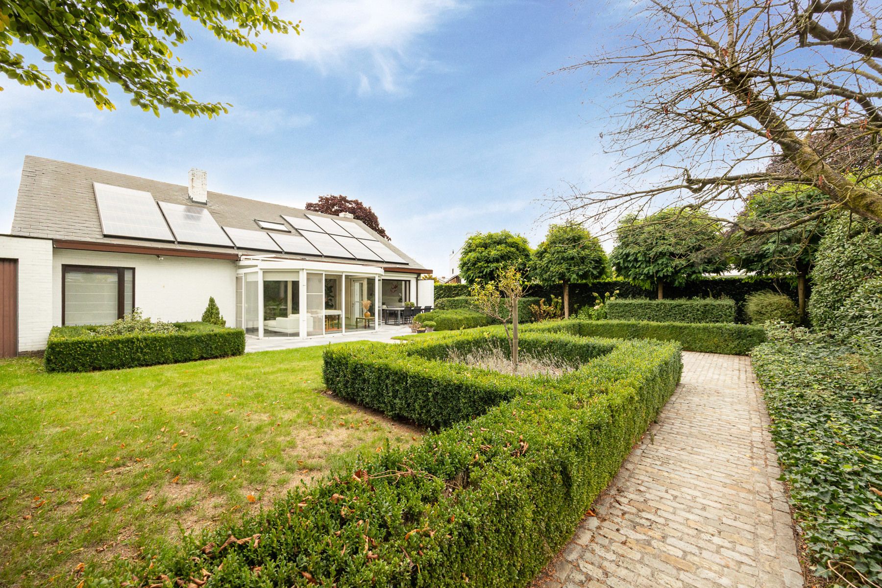 Een laagbouwwoning met 3 slaapkamers op een perceel van 880m². foto 21