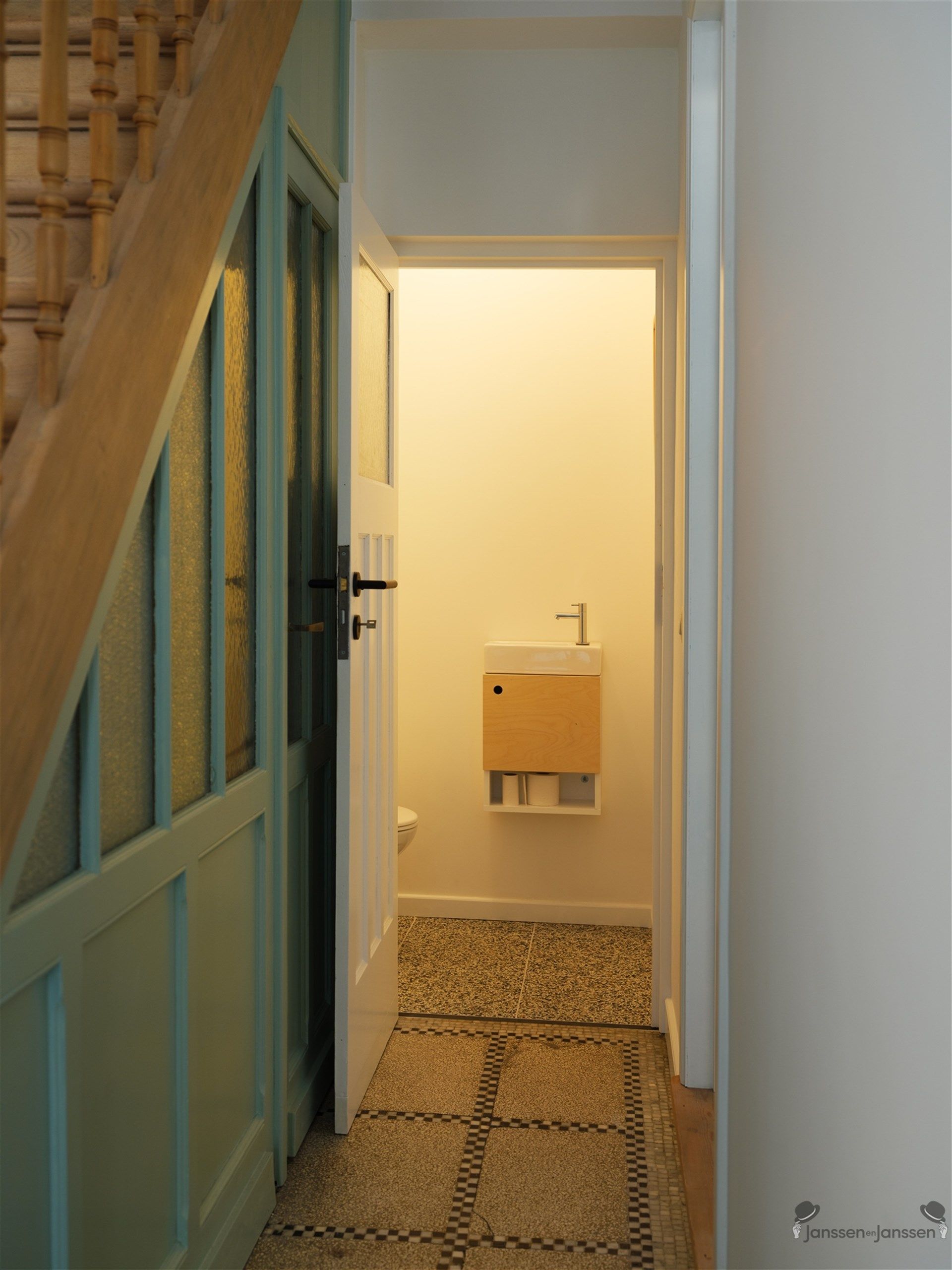 Charmant gerenoveerde woning met zonnige groene tuin foto 7