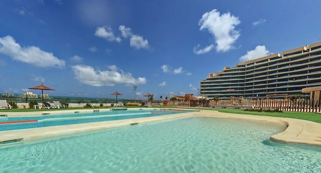 Uniek eerste lijn strand appartement: uitzicht op zee en La Manga Strip! foto {{pictureIndex}}