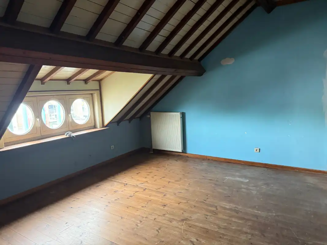 Gezellig appartement met commercieel gelijkvloers op toplocatie nabij centrum Dendermonde. foto 8