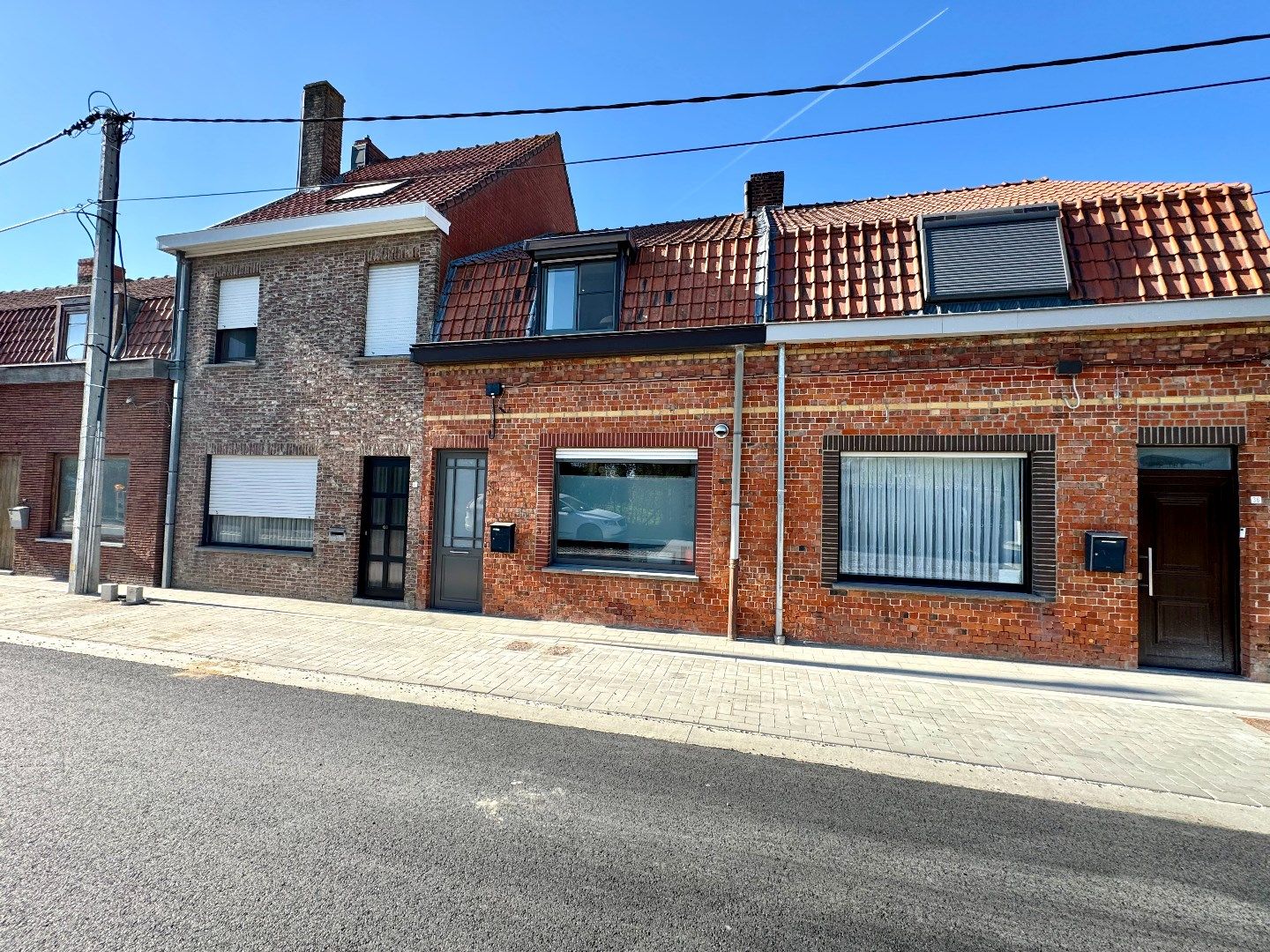 GERENOVEERDE WONING MET 2 SLPKS, TUIN EN GARAGE foto 3