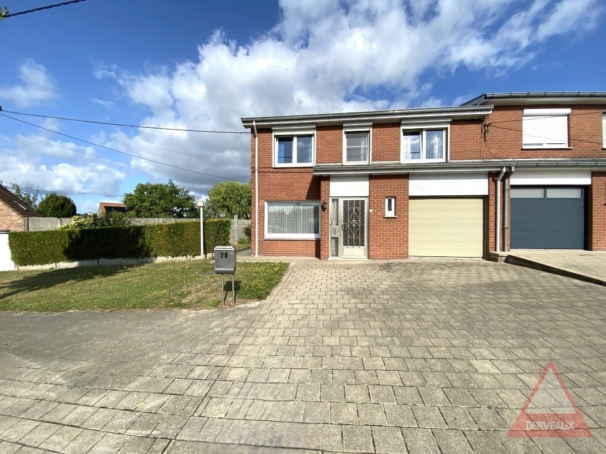 Hoofdfoto van de publicatie: Moorslede – Halfopen woning met veel mogelijkheden