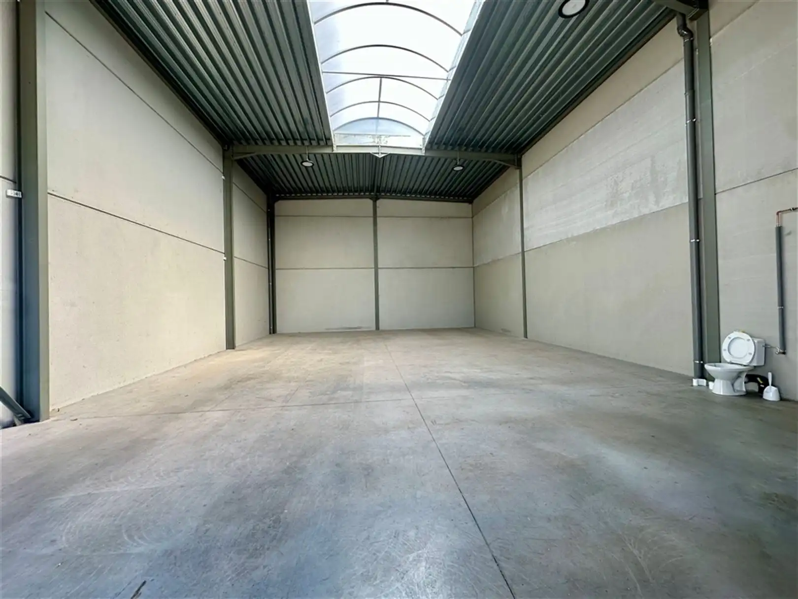 Recente KMO-unit te huur in Lievegem foto 4