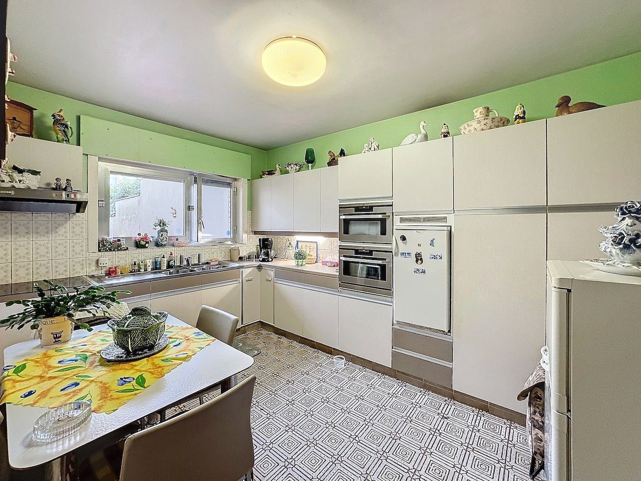 Bijzonder ruim gelijkvloers appartement met mooie tuin in het centrum van Heist foto 7
