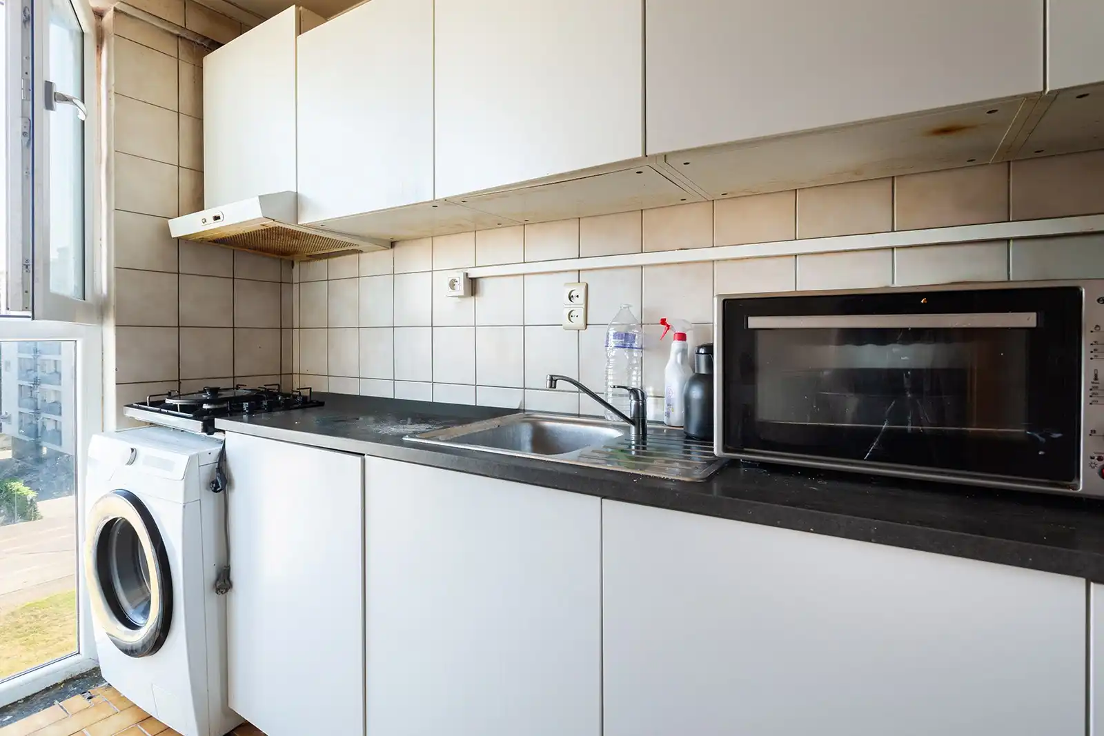 Deels te renoveren app. met 2 slpk. en 2 terrassen foto 7