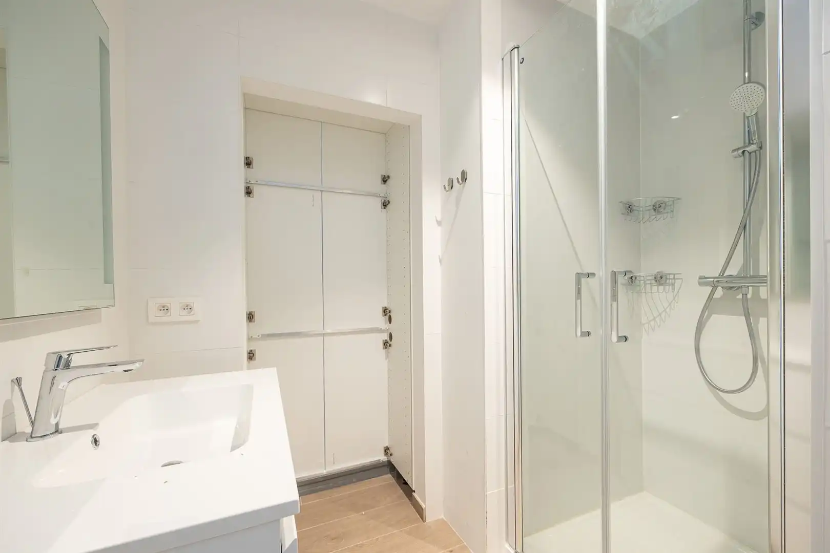 Gerenoveerd appartement aan Zuidpark foto 11