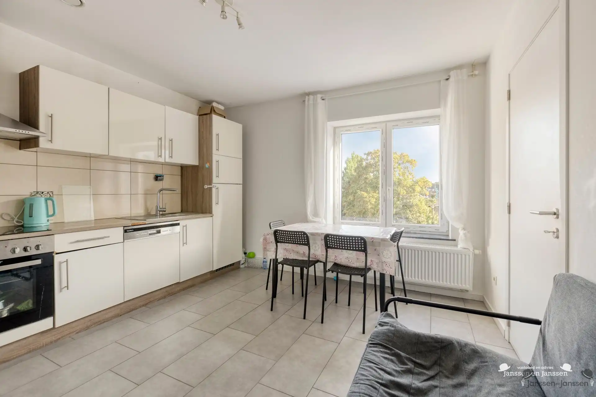 Praktisch duplexappartement met 2 slaapkamers en overdekt terras in het centrum van Leopoldsburg foto 5