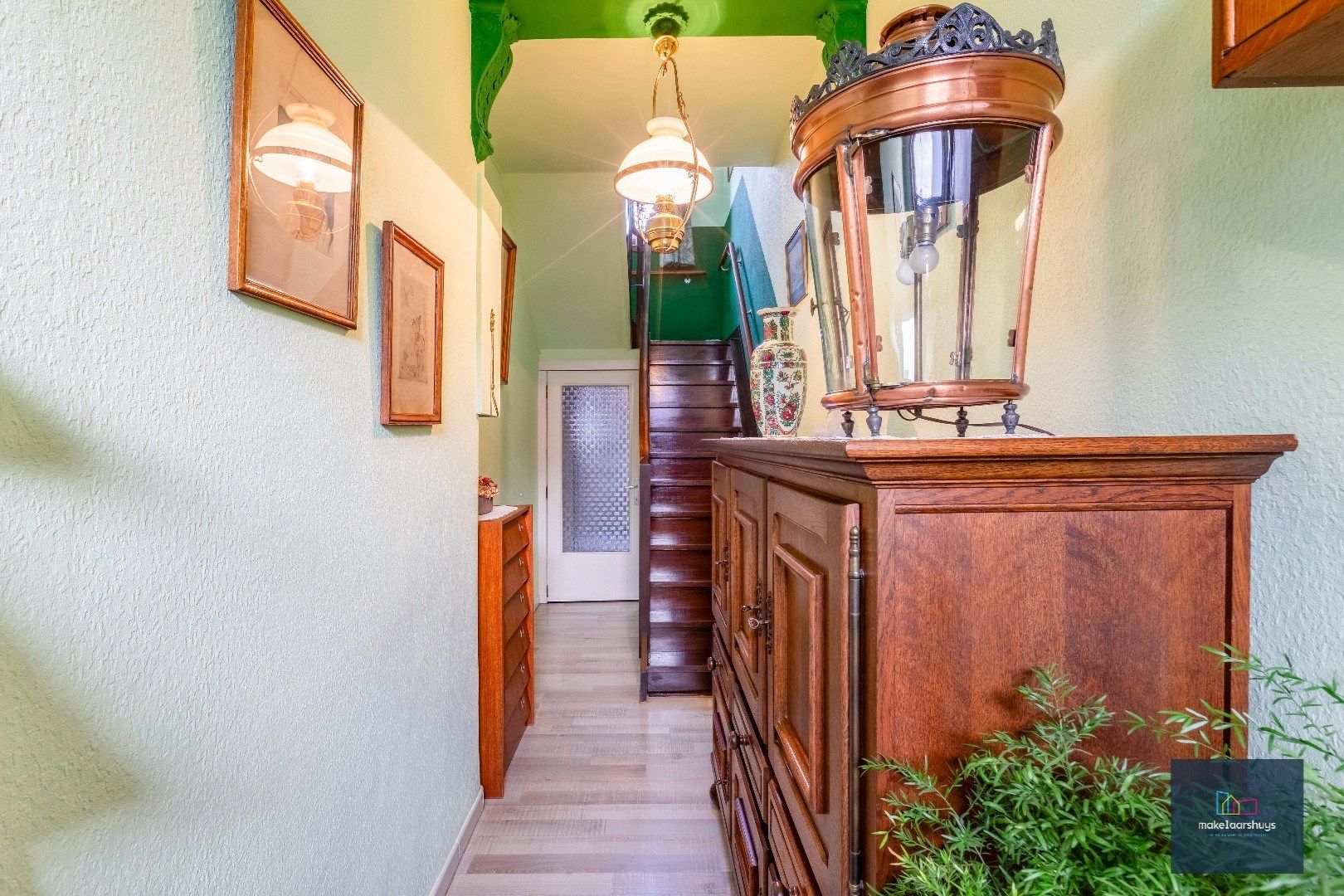 Verzorgde halfopen bebouwing met grote tuin en carport  foto 15