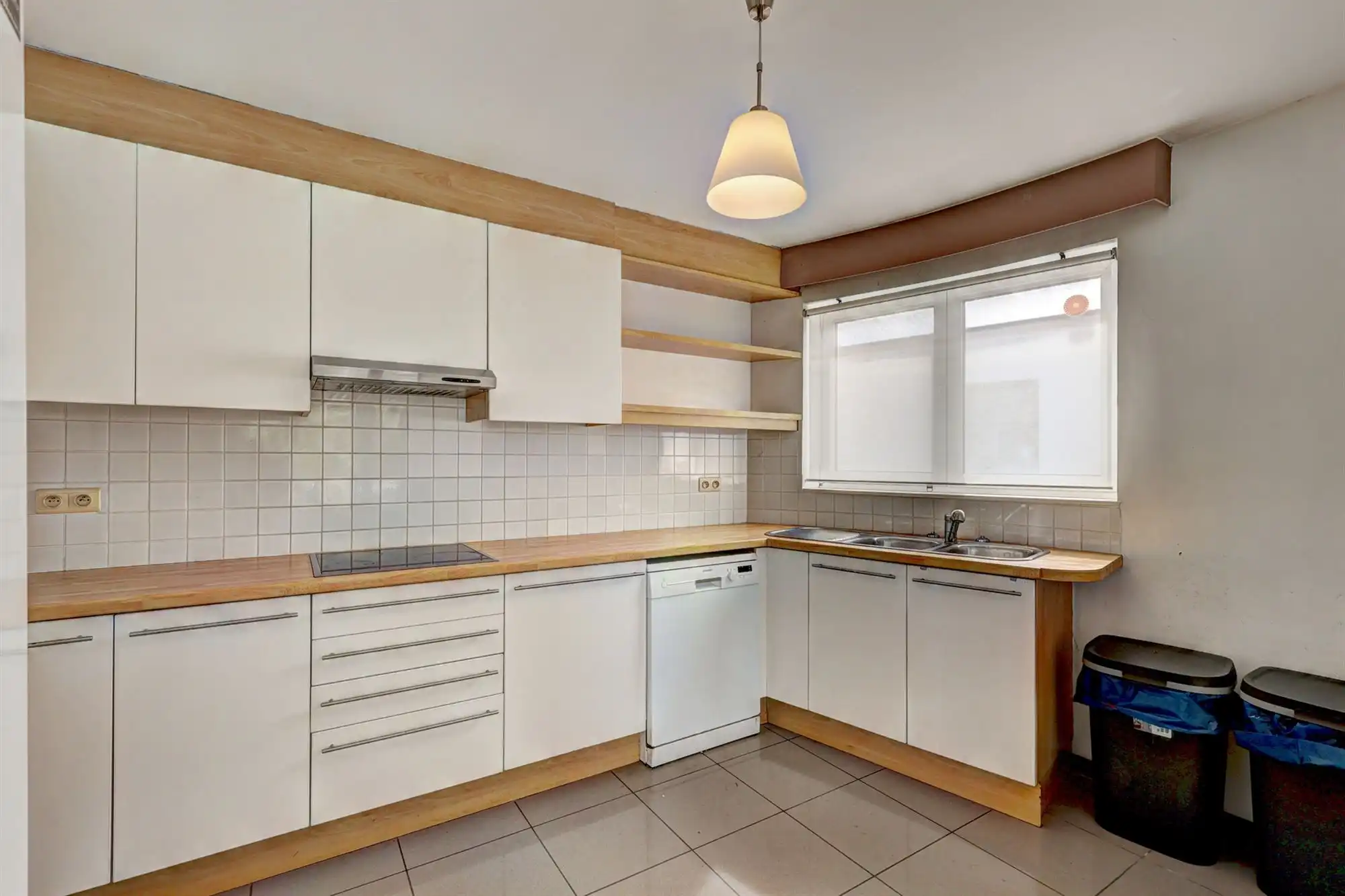 Instapklaar appartement met zonnig terras op toplocatie in Wilrijk foto 6