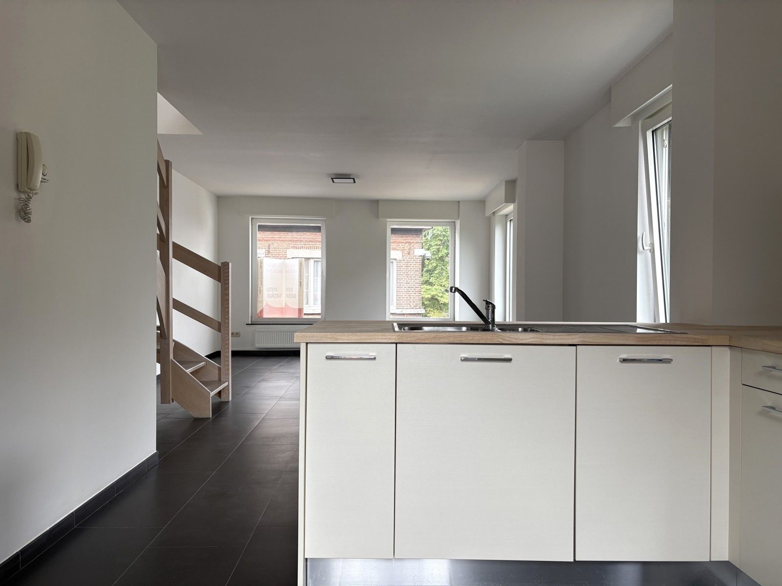 Recente duplex met 1 slaapkamer en bureau foto 5