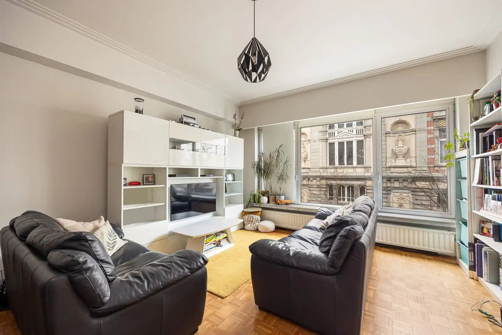 Zonnig wonen op ’t Zuid: lichtrijk 2-slpk met terras foto 3