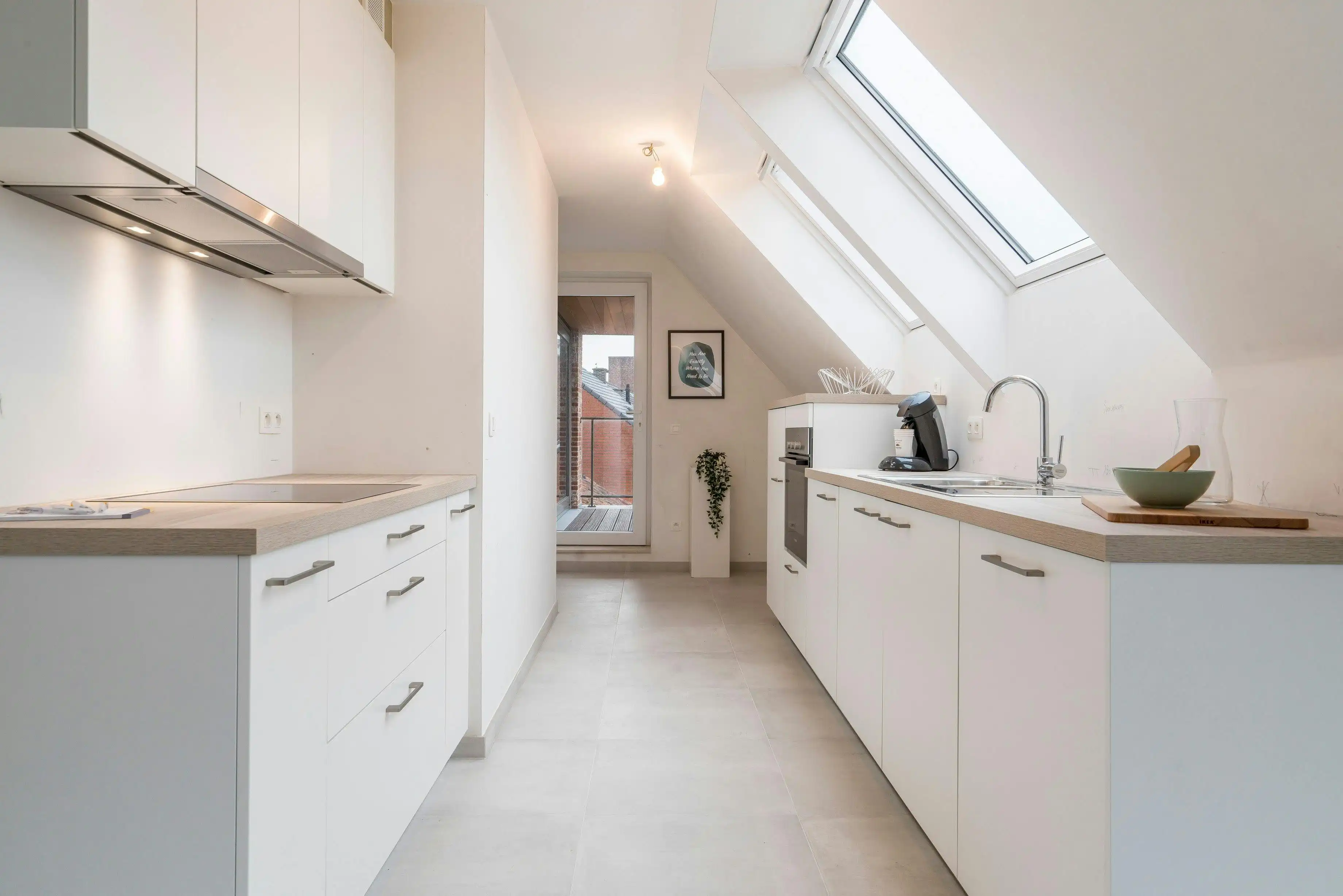 Ruim en lichtrijk appartement in hartje Proven foto 14