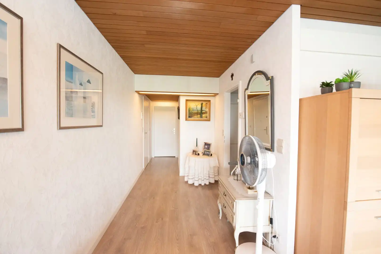 Te koop – Ruim gerenoveerd appartement in Residentie Regenboog. foto 9