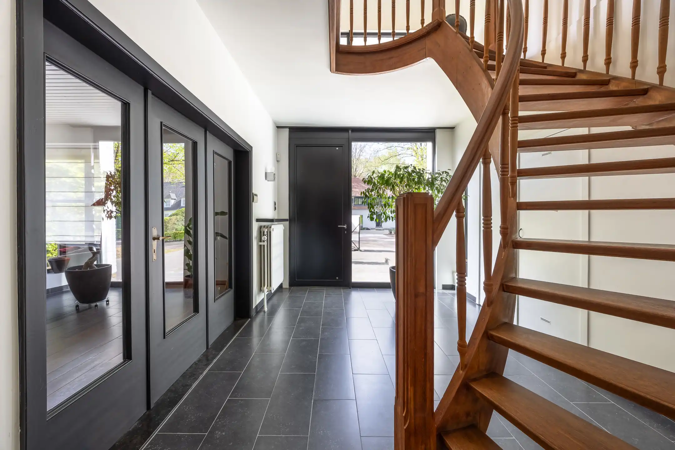 Instapklare villa te koop op een perceel van 1.100 m² foto 4