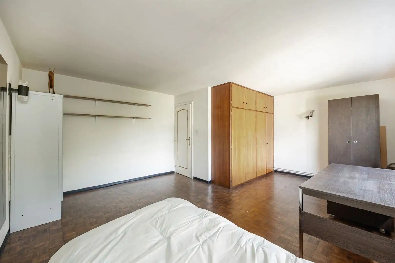 Woning met veel potentieel en grote tuin! foto 16