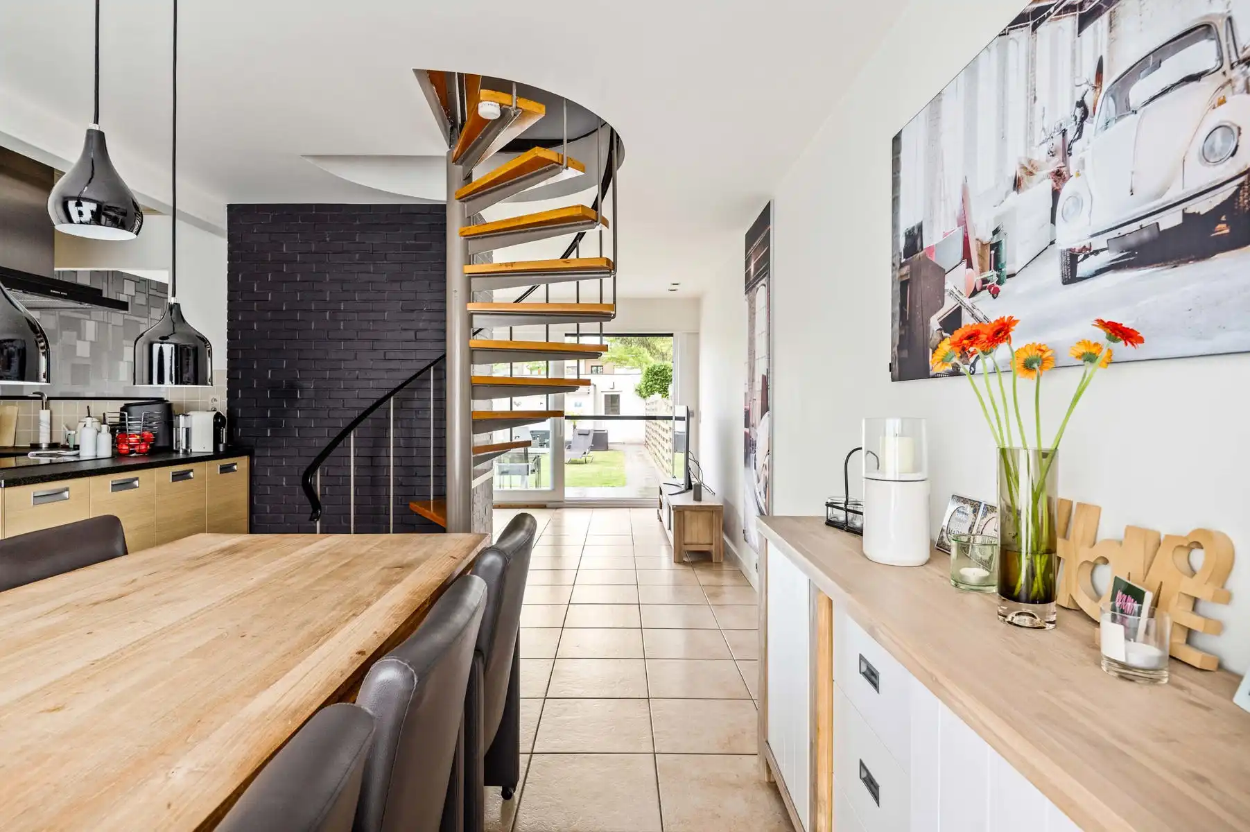 Gelijkvloers wonen met twee achterliggende garageboxen + oprit foto 10