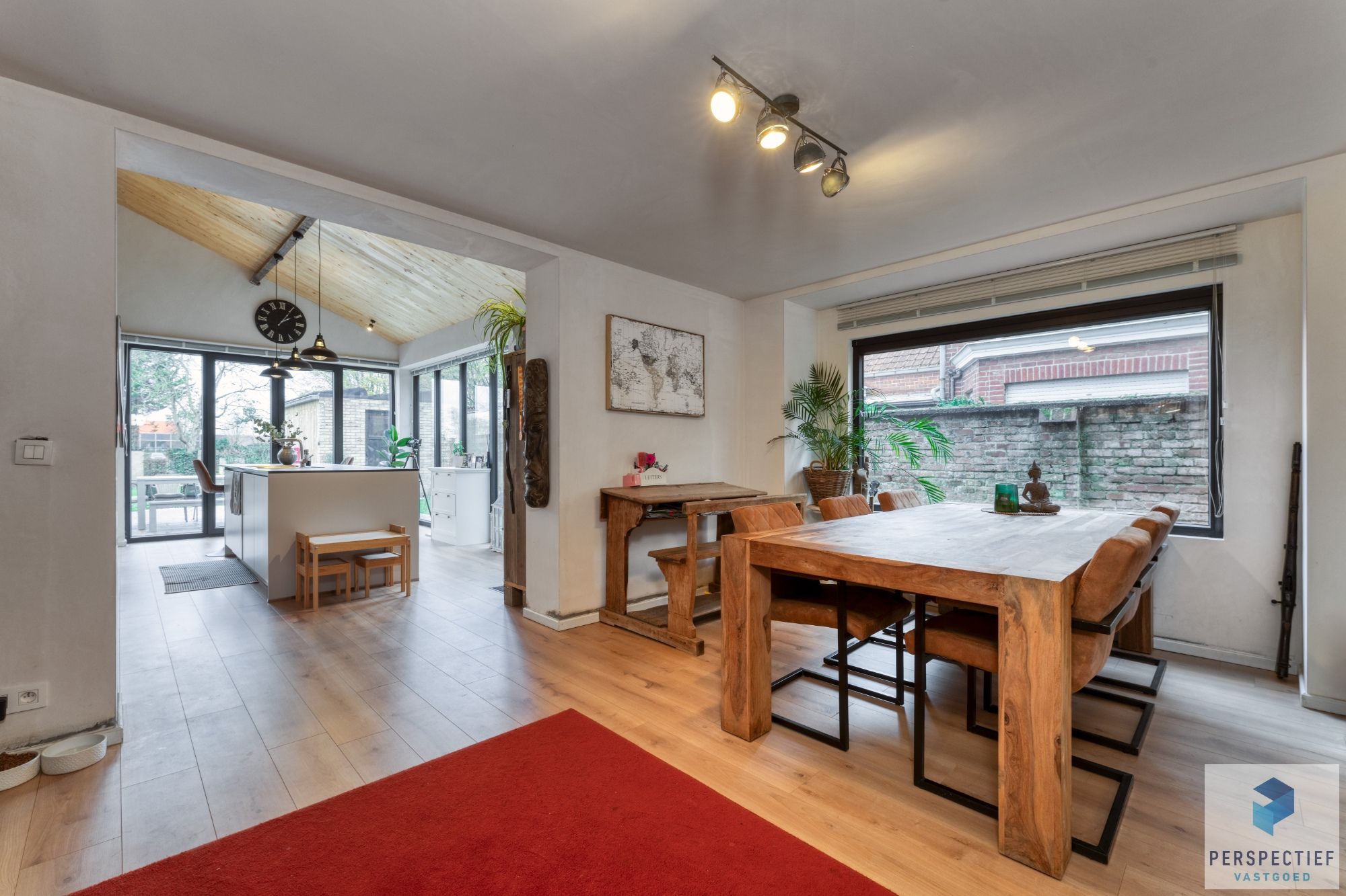 BEZOEKMOMENT ZATERDAG 6/12 VAN 16U30 TOT 18U | Uiterst GOED gelegen VERNIEUWDE woning met GROTE tuin foto 8