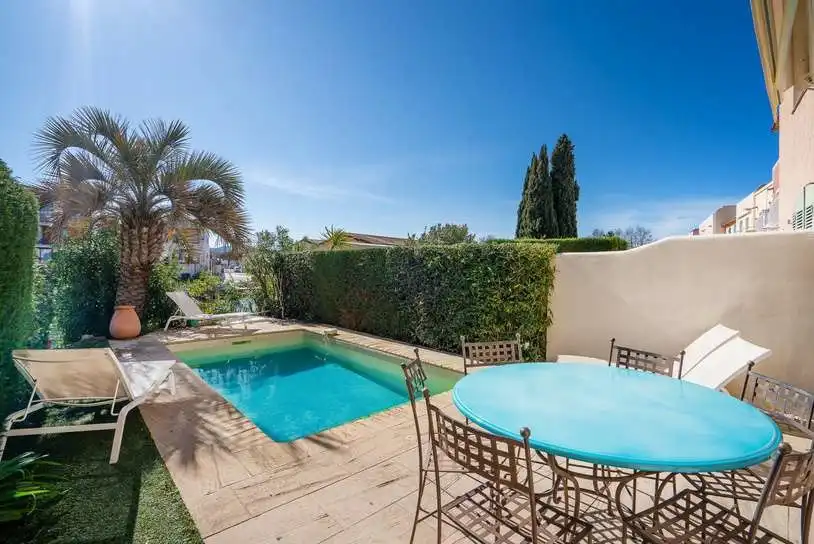 Charmante vakantiewoning met private aanlegplaats en zwembad te PORT GRIMAUD foto 2