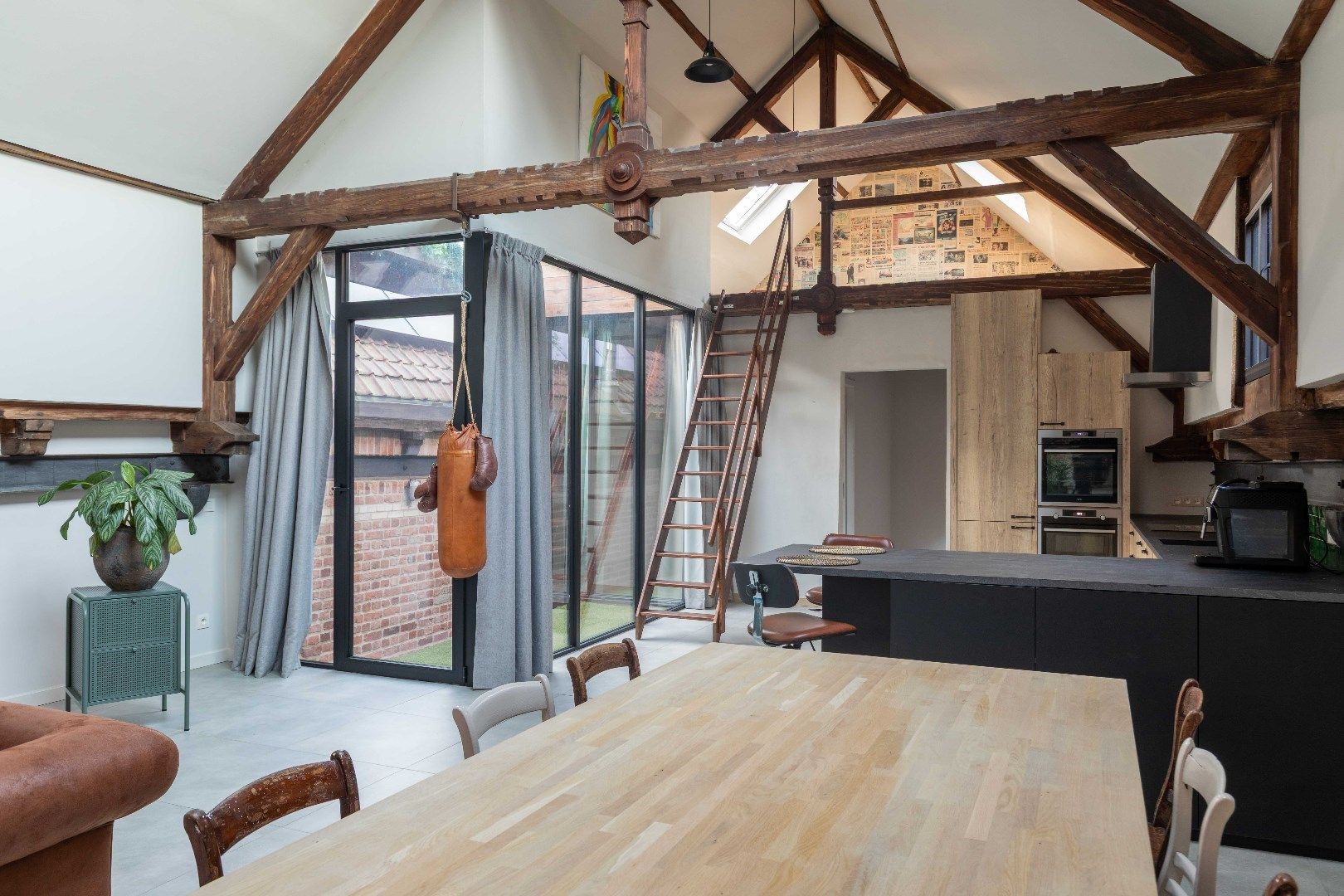 Loft, stijl en comfort in voormalig fabrieksgebouw foto 5