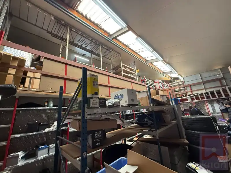 Instapklaar bedrijfsgebouw van 758 m² foto 12