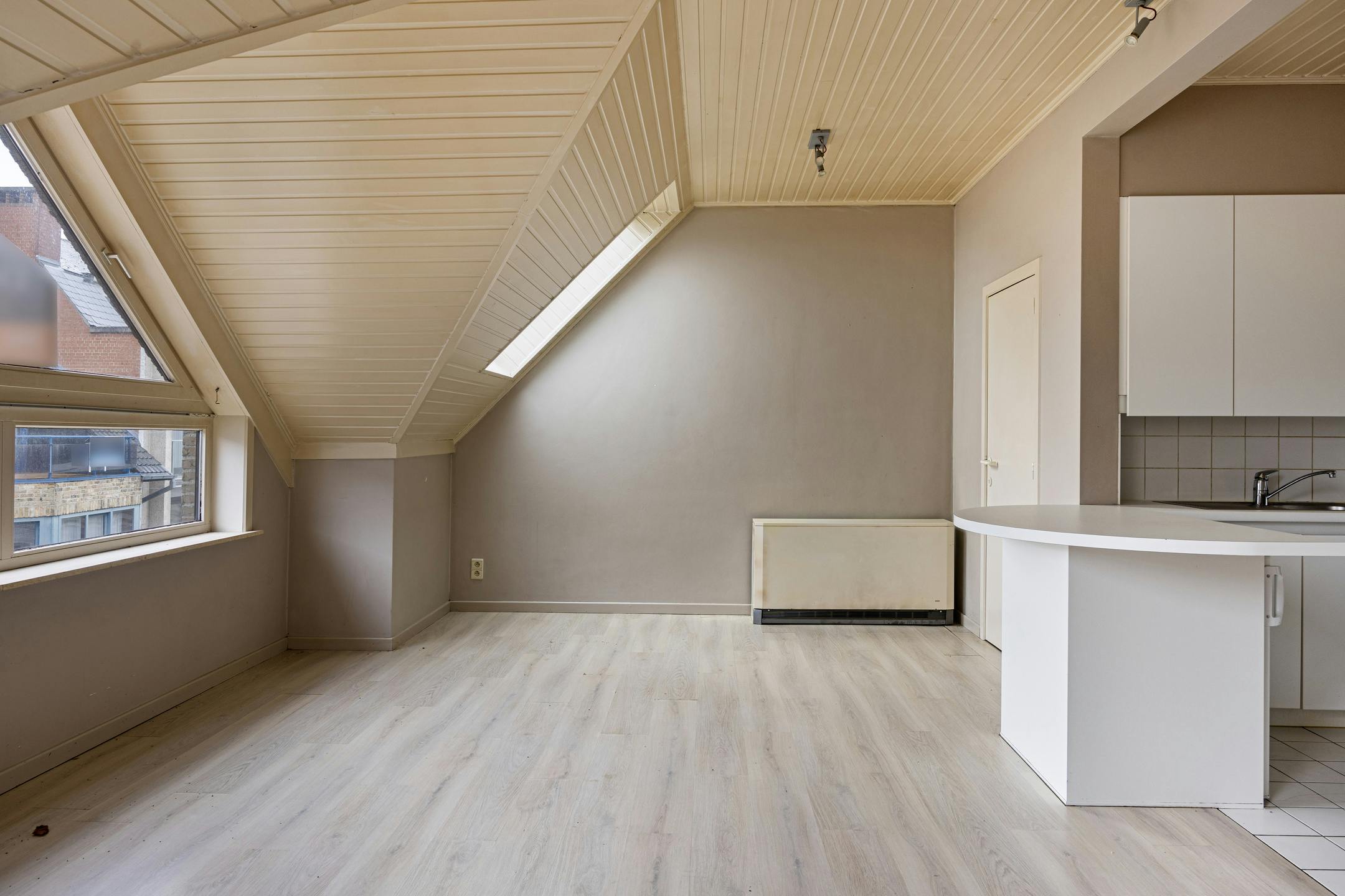 Studio te koop in het centrum van Waregem foto 5