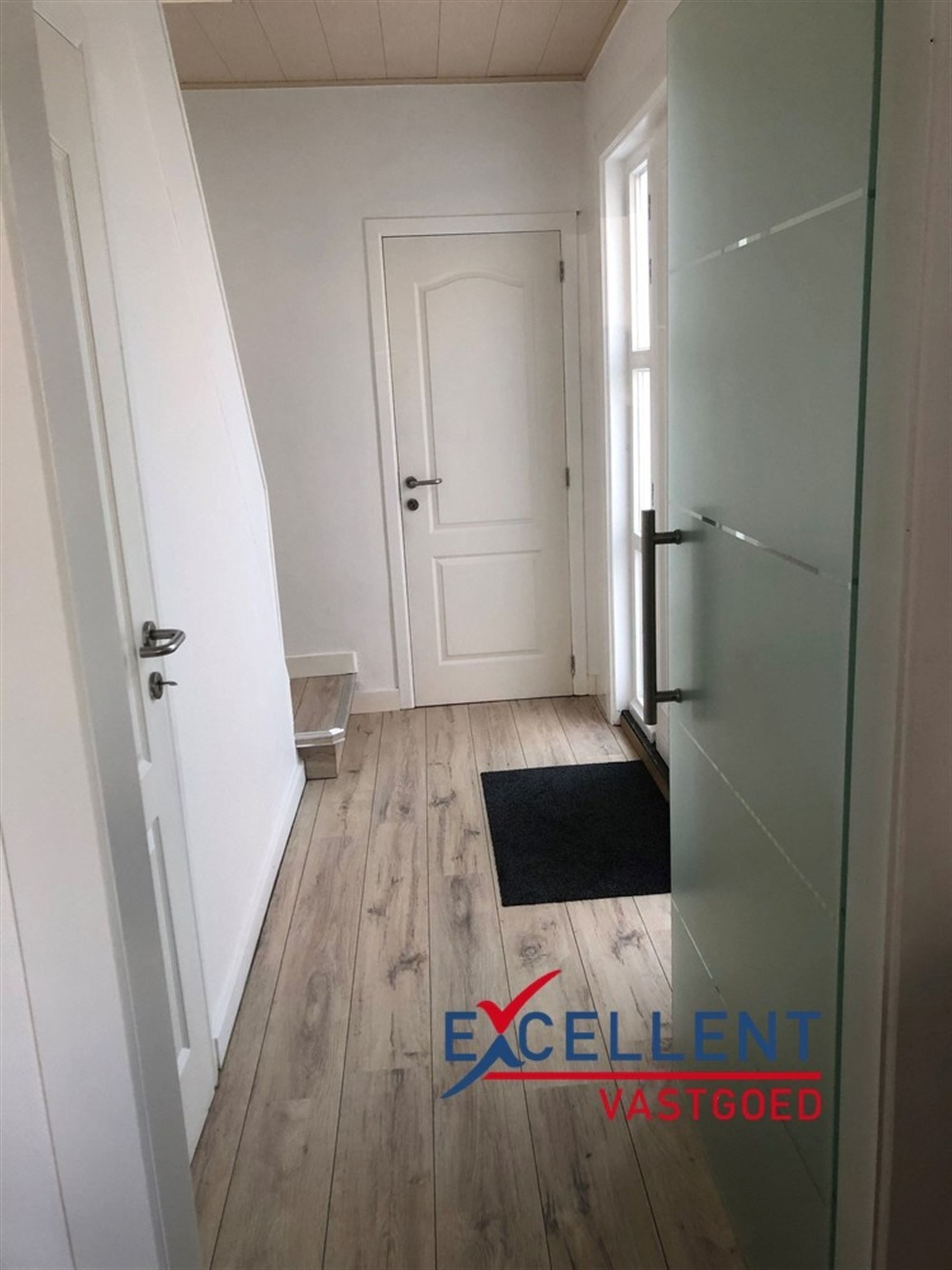 Centraal gelegen woning te Ronse te huur foto 6