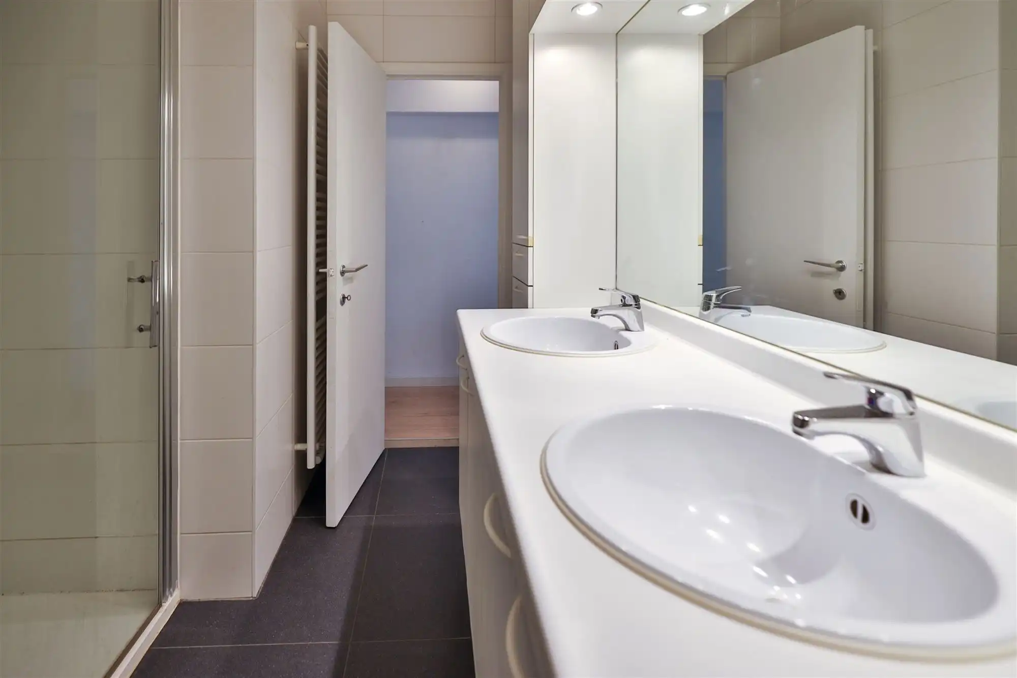 ruim energiezuinig 3-slaapkamerappartement met knap uitzicht foto 17