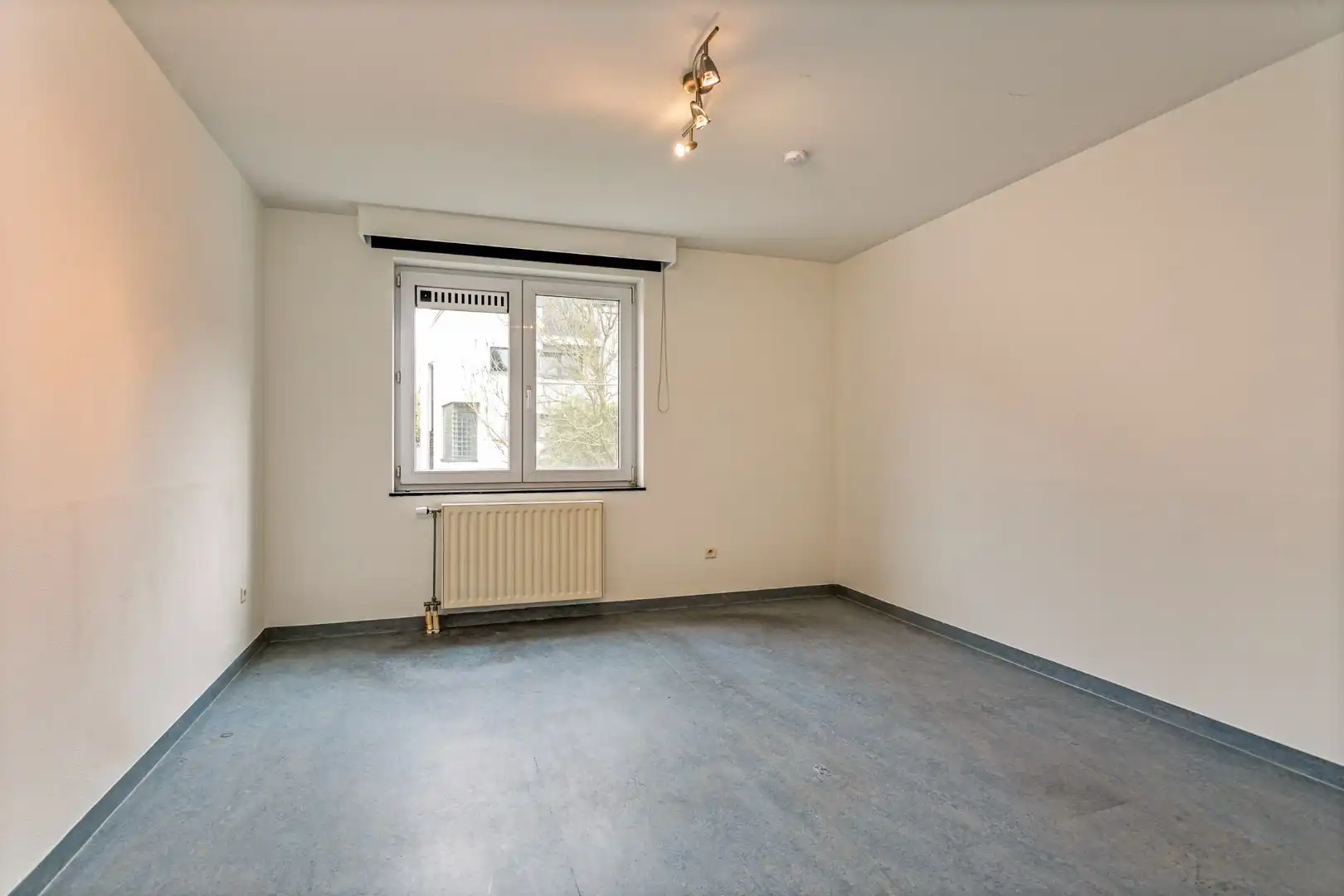 Goed gelegen woning met 3 slaapkamers en parkeerplaats - EPC 204 kWh/m² - bewoonbare oppervlakte 135m² foto 14