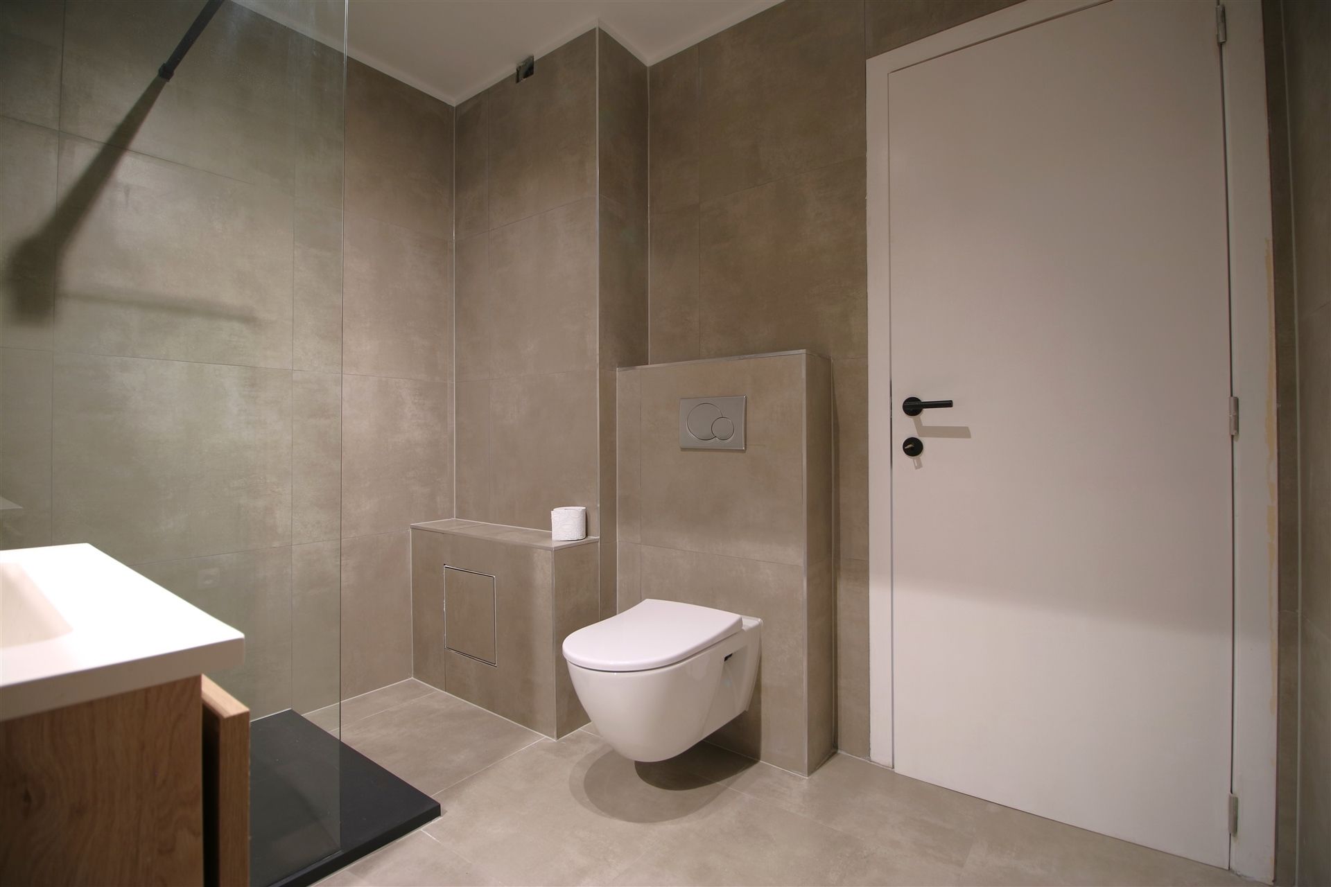 Prachtig vernieuwd éénkamerappartement foto 11