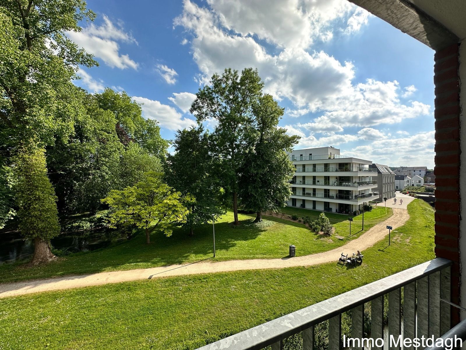 Knap stadsappartementje met terras in centrum Diest foto 12
