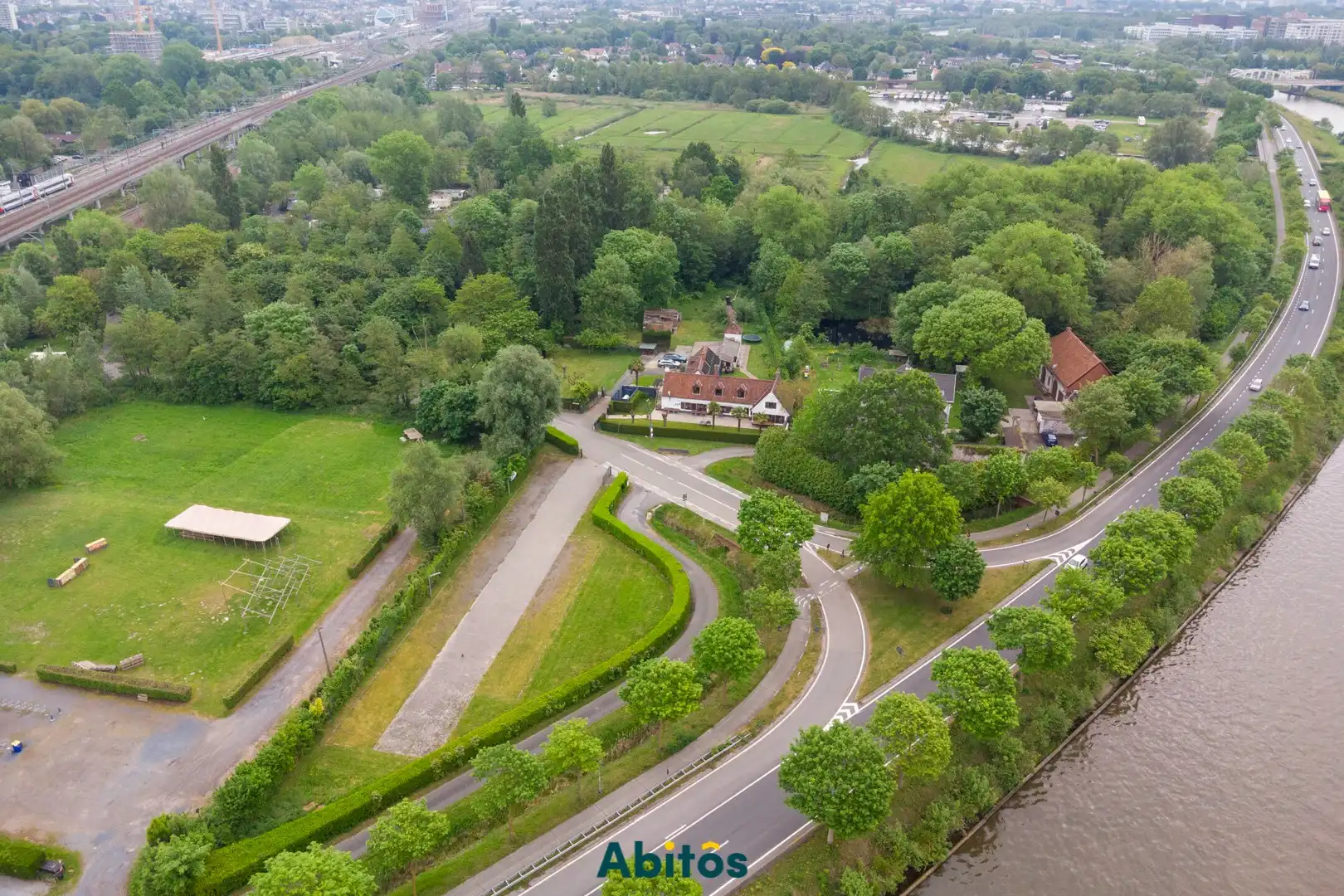 Authentieke hoeve met 5 slaapkamers op uniek domein van 6.546 m² in de Assels foto 30