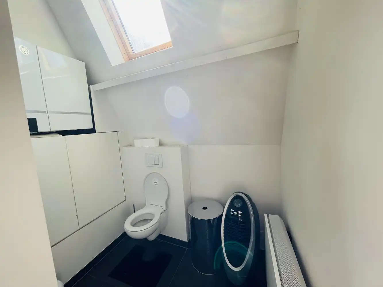 Brugge centrum , op een Idyllische locatie, aan één van de mooiste reien van Brugge,  RECENT GERENOVEERD LICHTRIJK GEMEUBELD🪑🛌HOEKHUIS foto 21