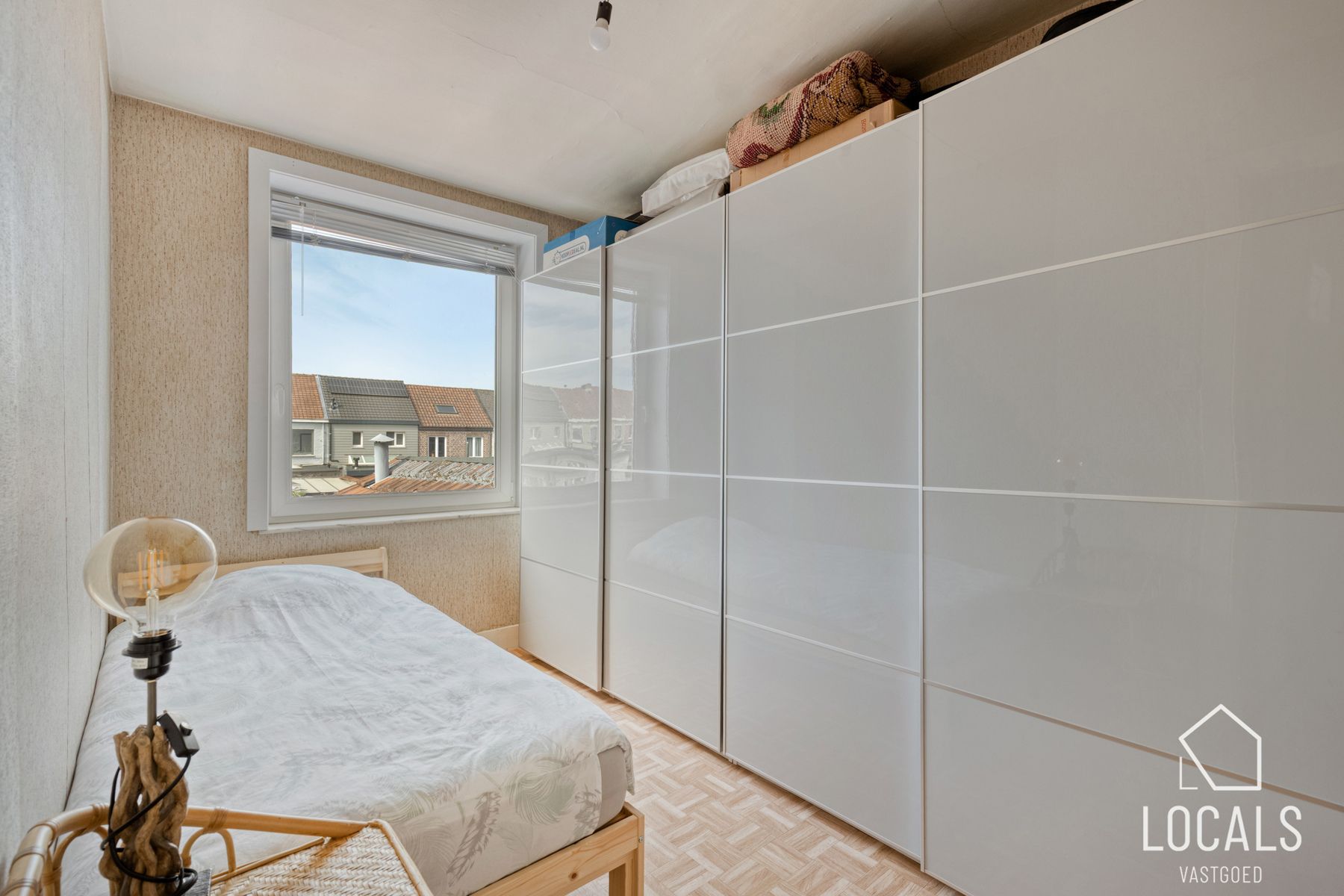 Deels gerenoveerde woning met stadstuin in hartje Ninove foto 14